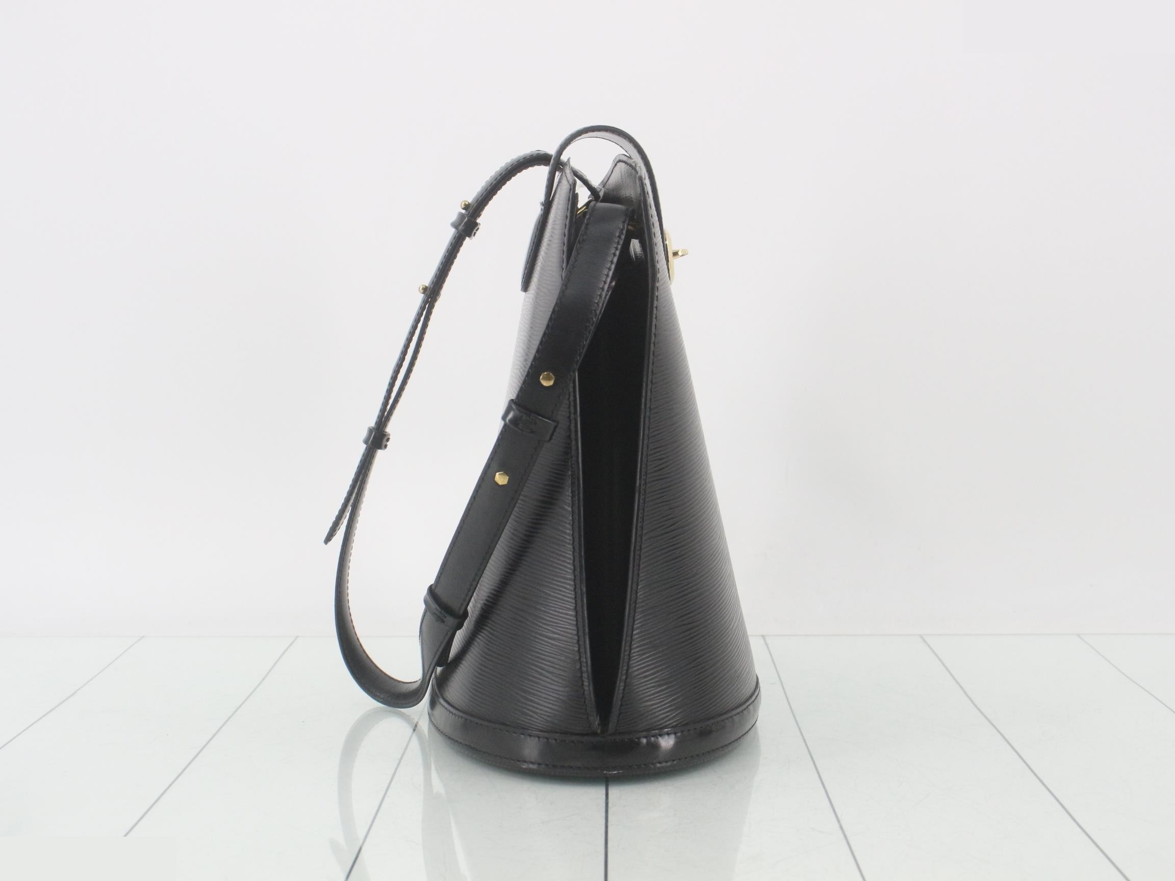 Epi Cluny Noir Shoulder Bag — view 4
