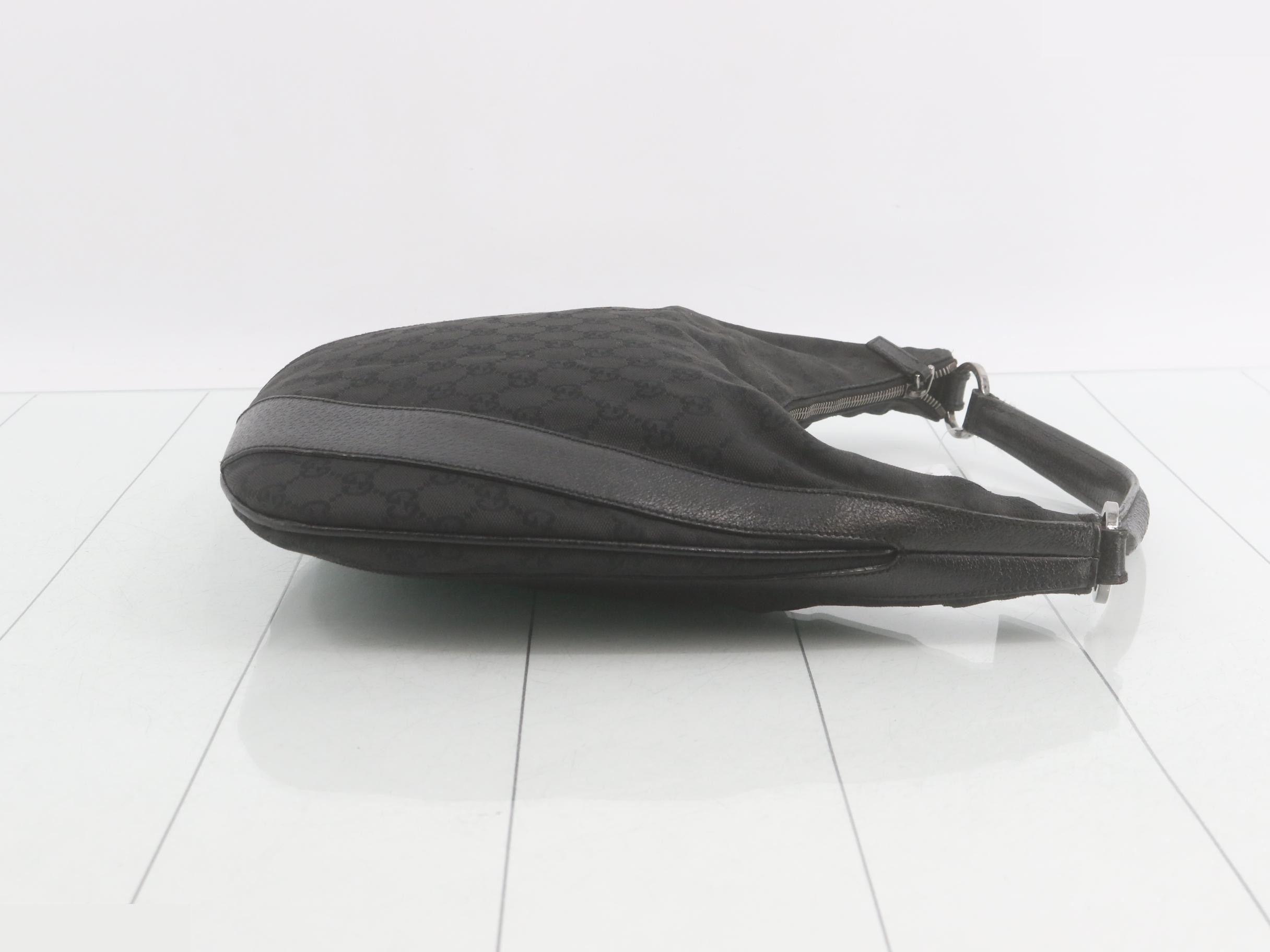 GG Canvas Shoulder Bag — view 3
