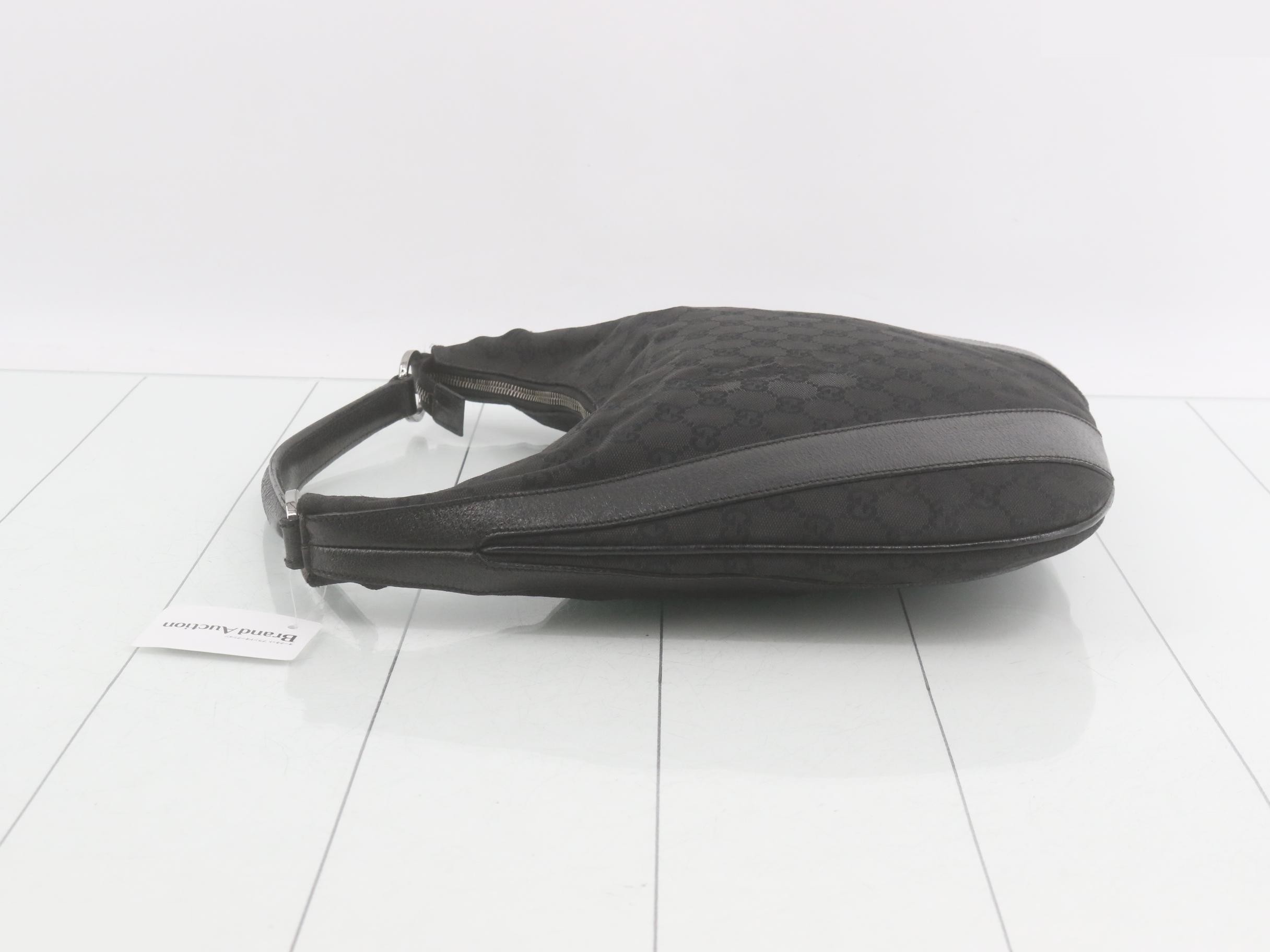 GG Canvas Shoulder Bag — view 4