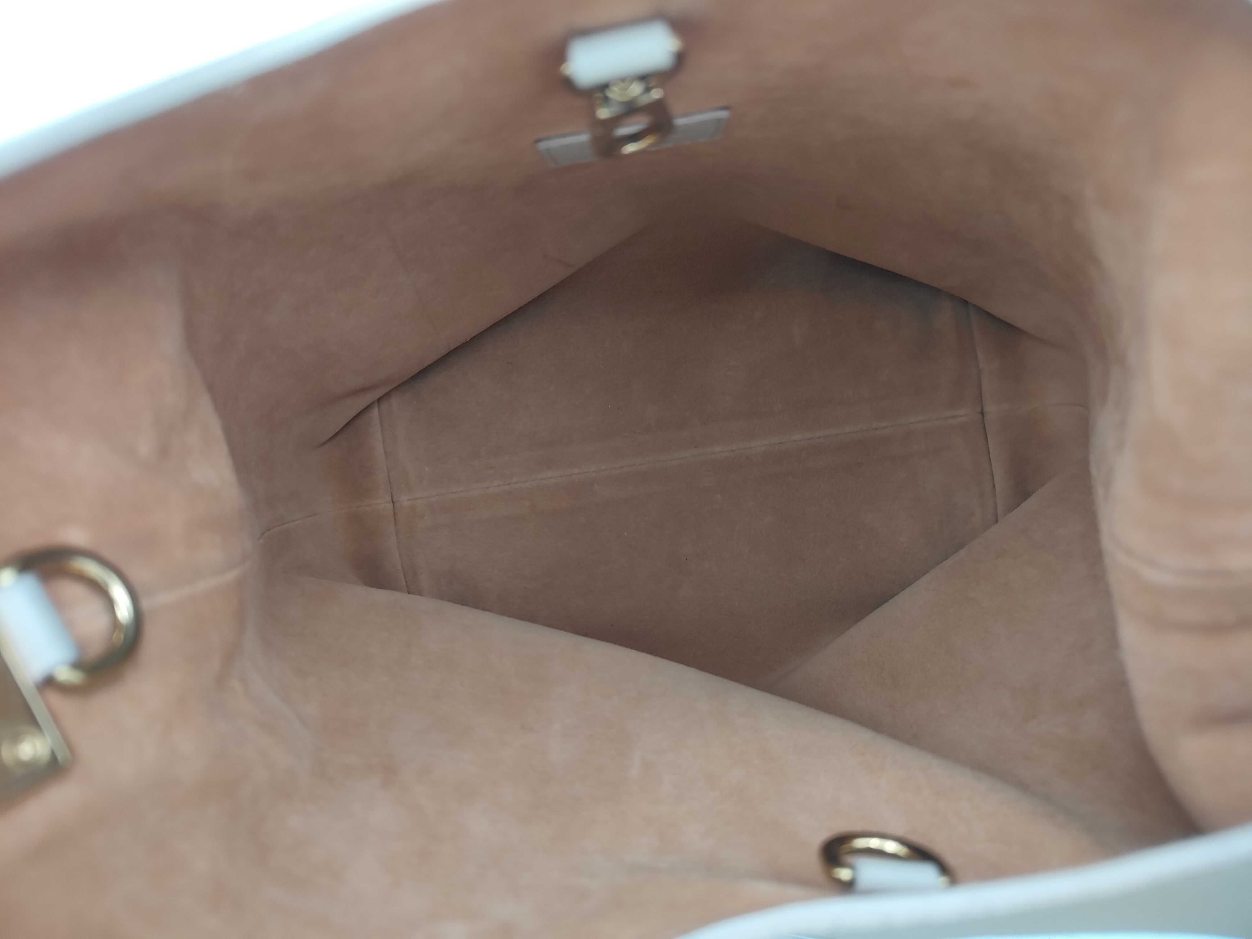 Low Key Hobo PM M25022 Shoulder Bag — view 8