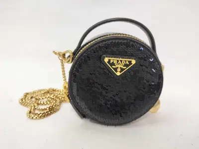 FR- Saffiano Triangle 1NR023 Leather Pouch White Chain included Pouch