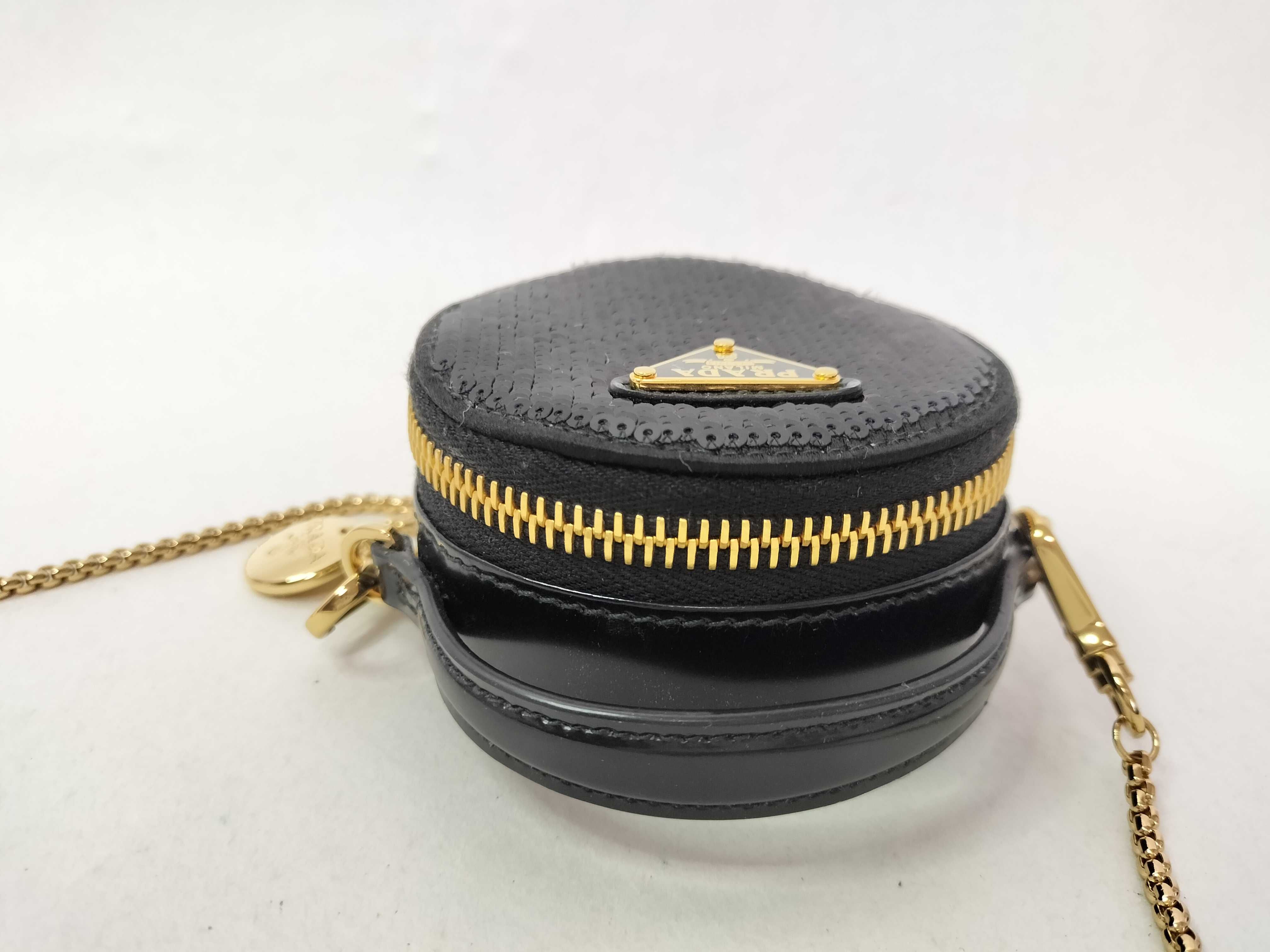 FR- Saffiano Triangle 1NR023 Leather Pouch White Chain included Pouch — view 12