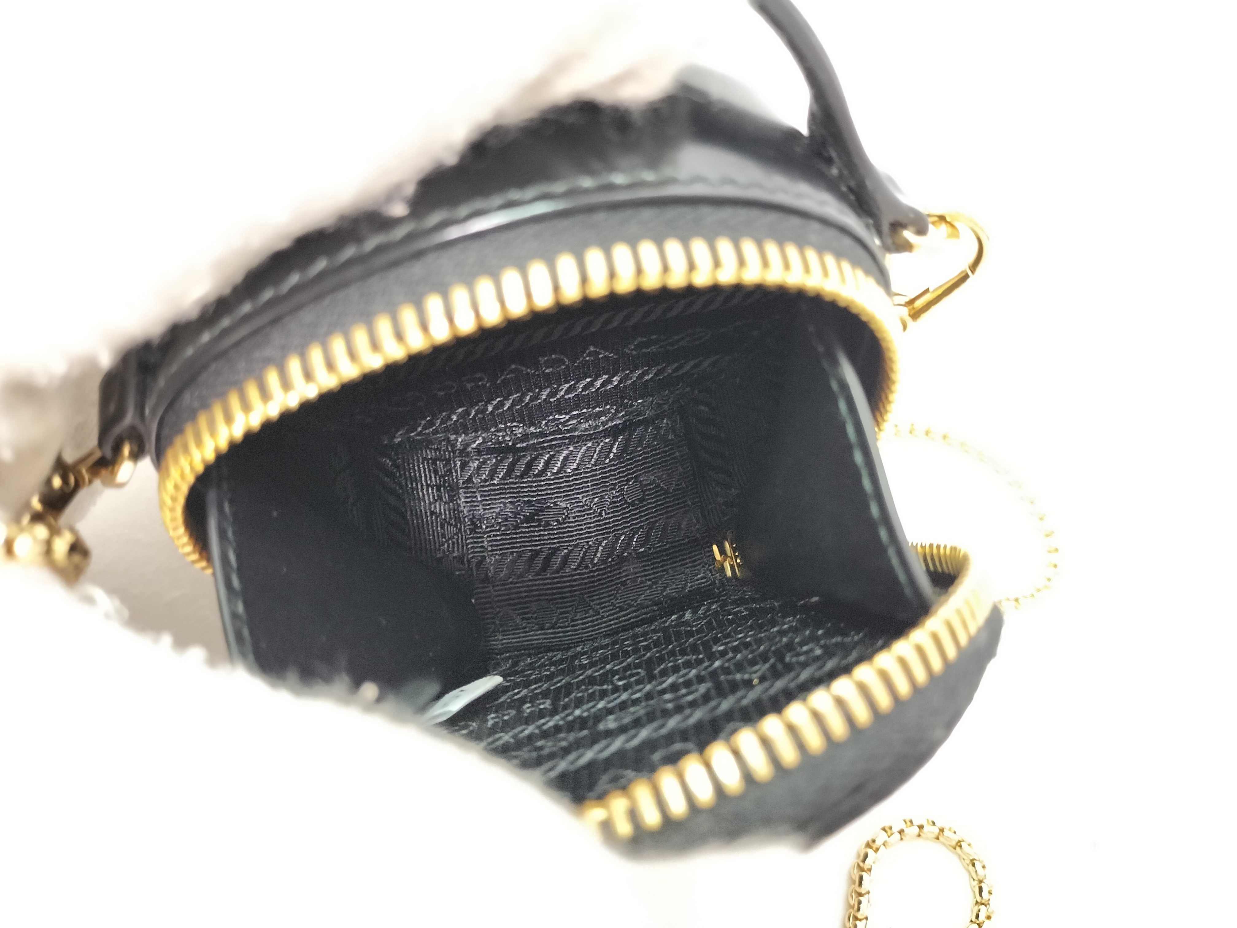 FR- Saffiano Triangle 1NR023 Leather Pouch White Chain included Pouch — view 14