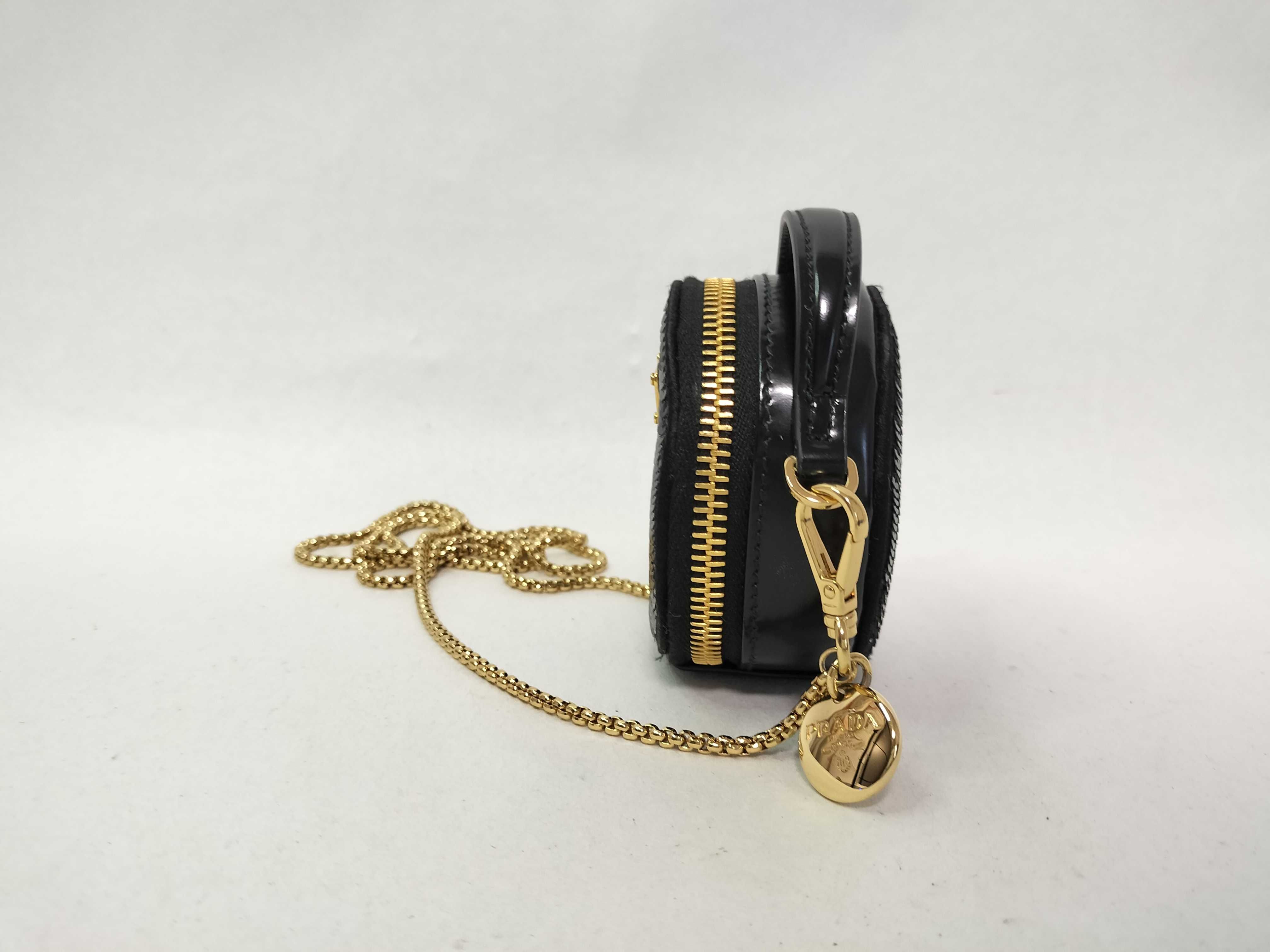 FR- Saffiano Triangle 1NR023 Leather Pouch White Chain included Pouch — view 4