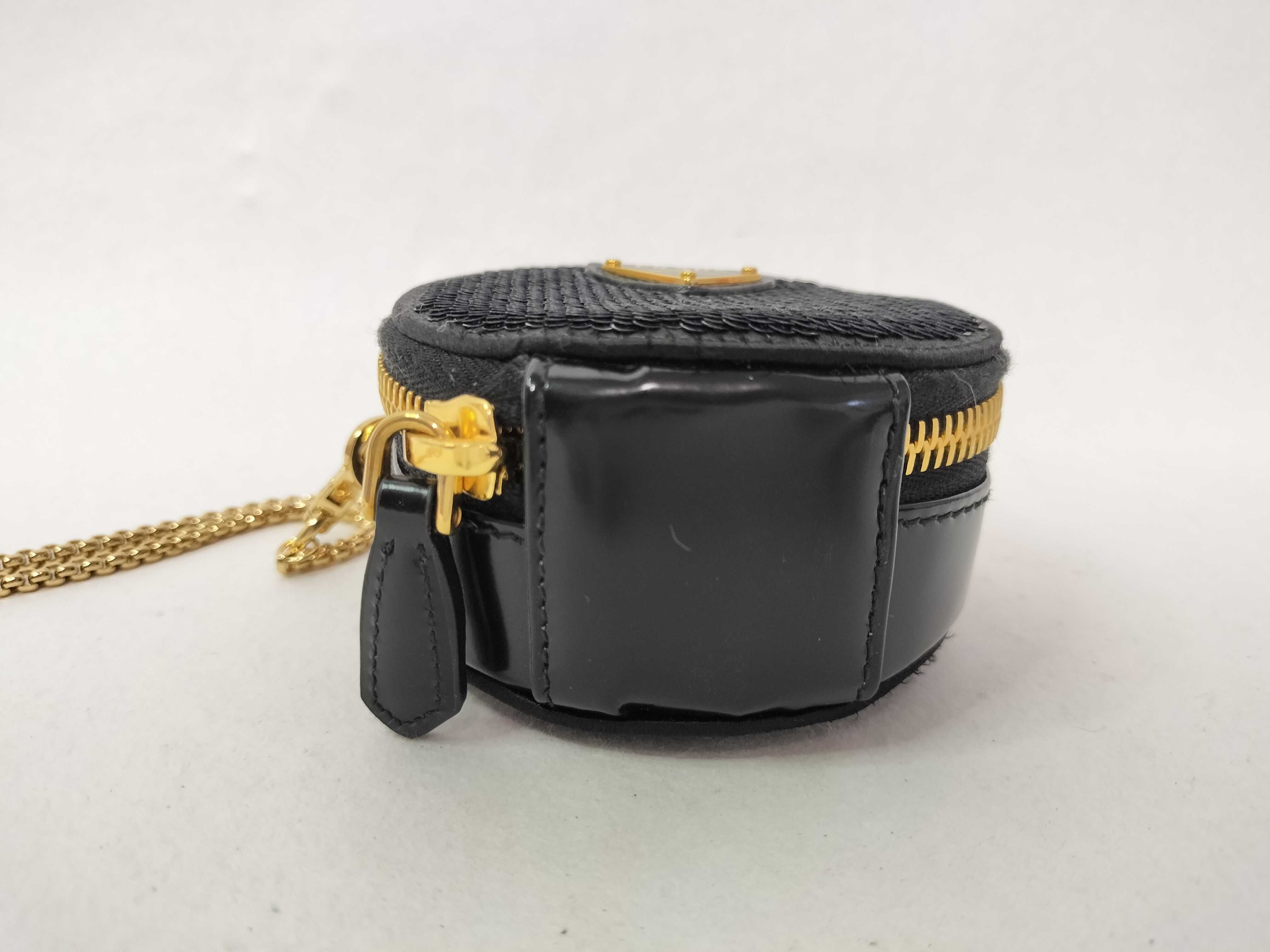 FR- Saffiano Triangle 1NR023 Leather Pouch White Chain included Pouch — view 9