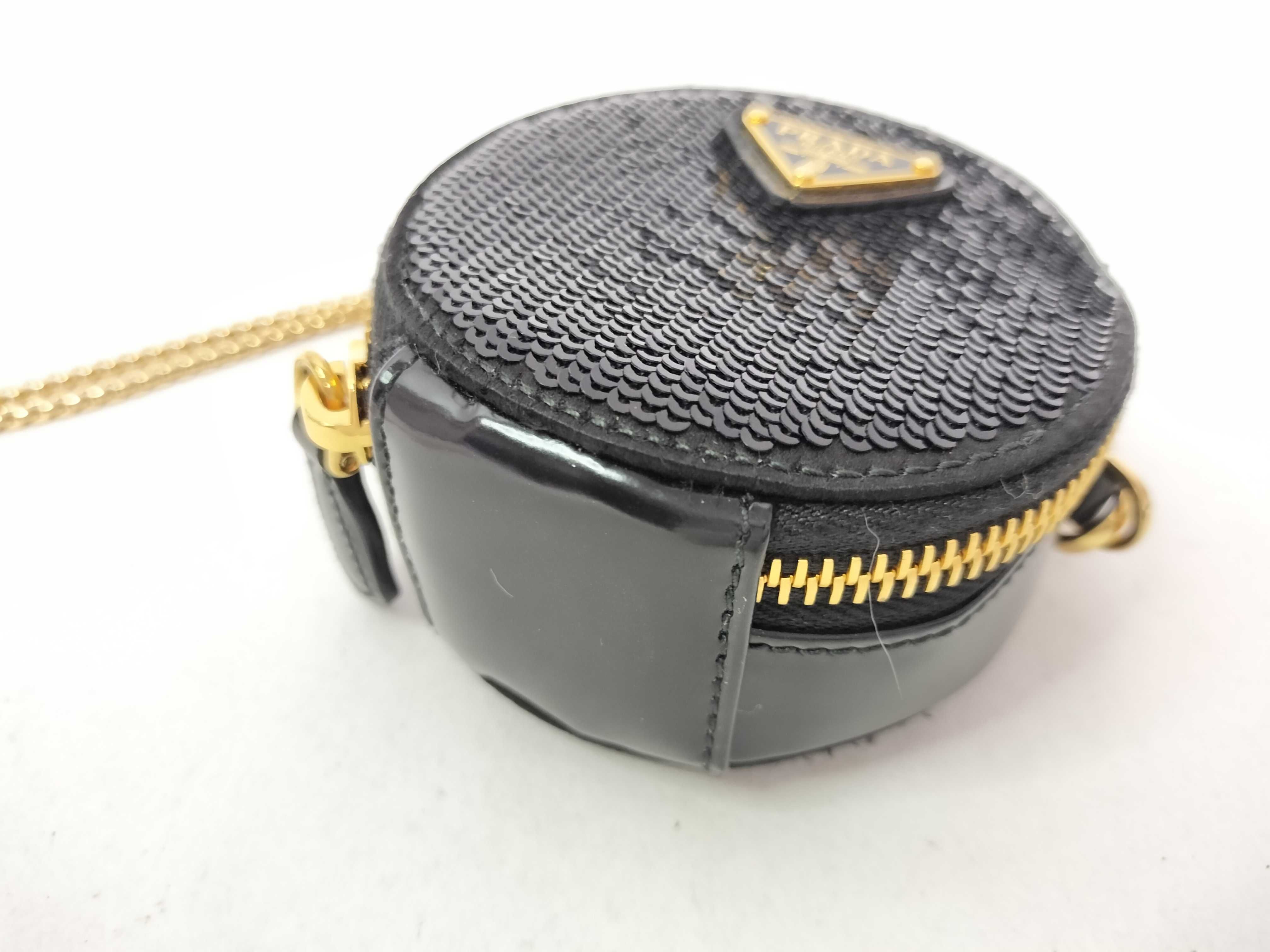 FR- Saffiano Triangle 1NR023 Leather Pouch White Chain included Pouch — view 10