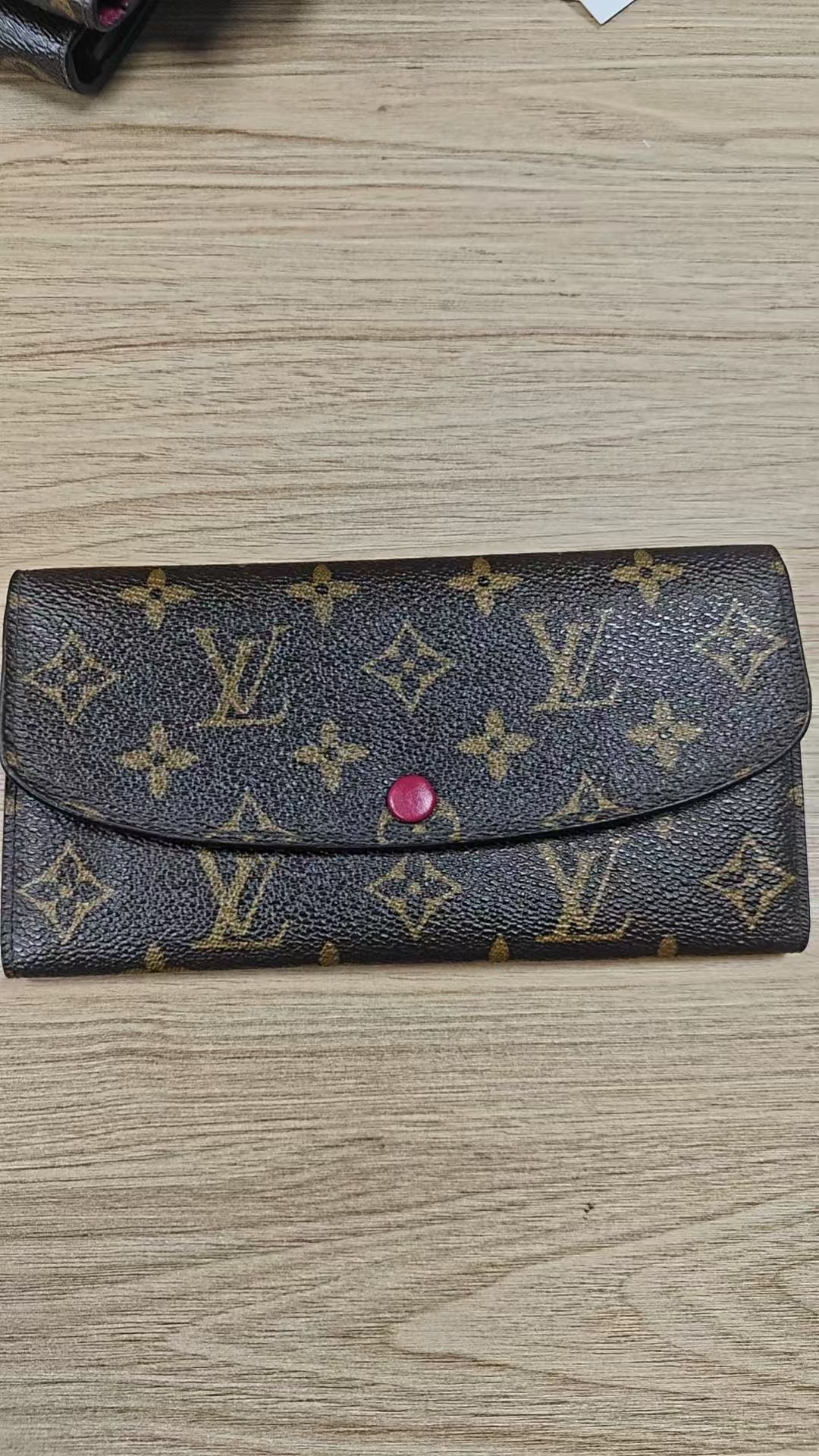 Emilie Wallet, Monogram — view 5