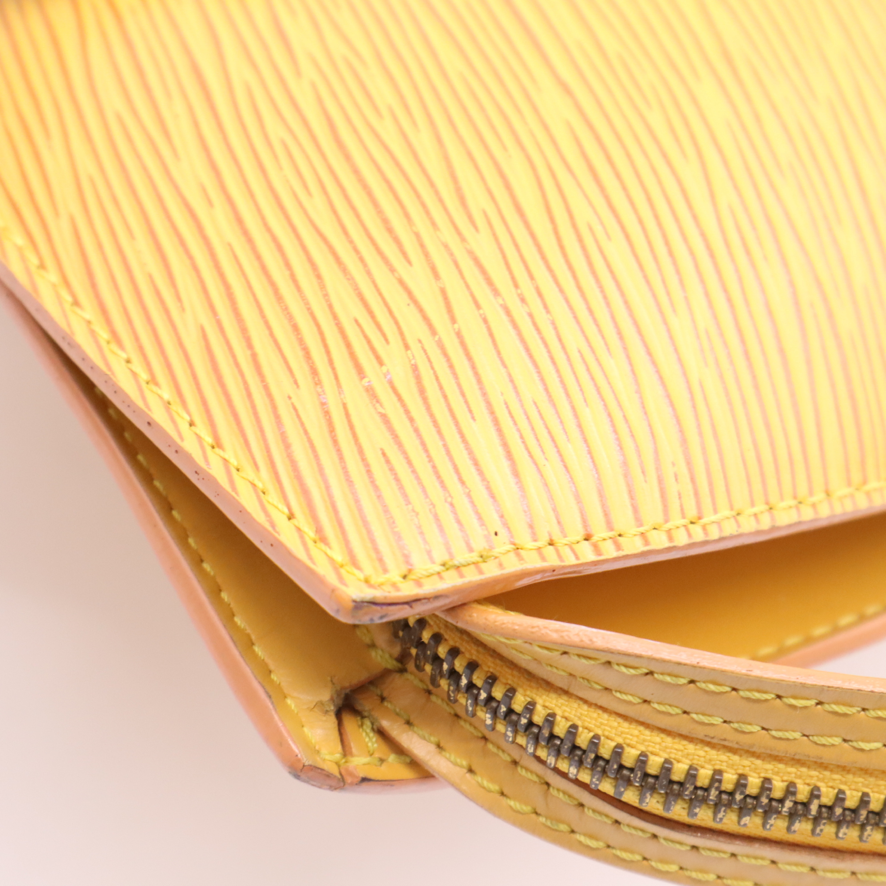 M52269 Epi Saint Jacques Shopping Tassili Yellow Tote Bag — view 9
