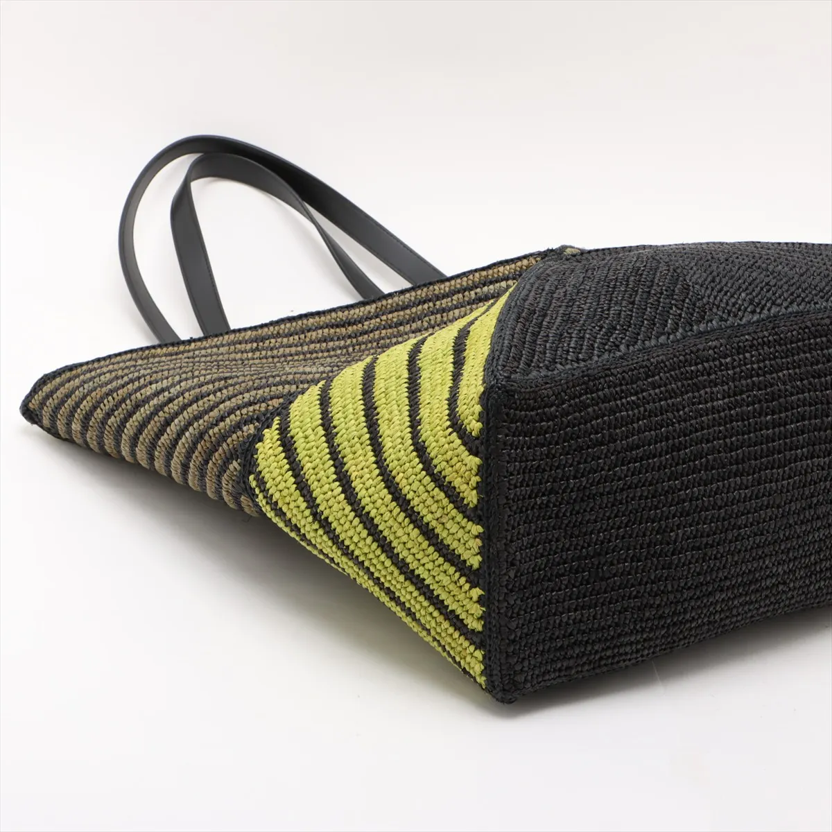 Puzzlefold Tote XL Raffia x Leather Tote Bag Black x Green — view 4