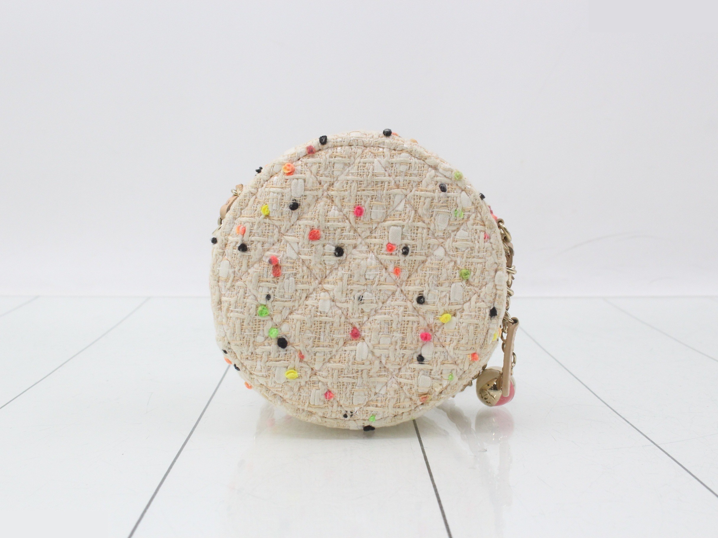 Matelassé Tweed Round Chain Shoulder Bag — view 2