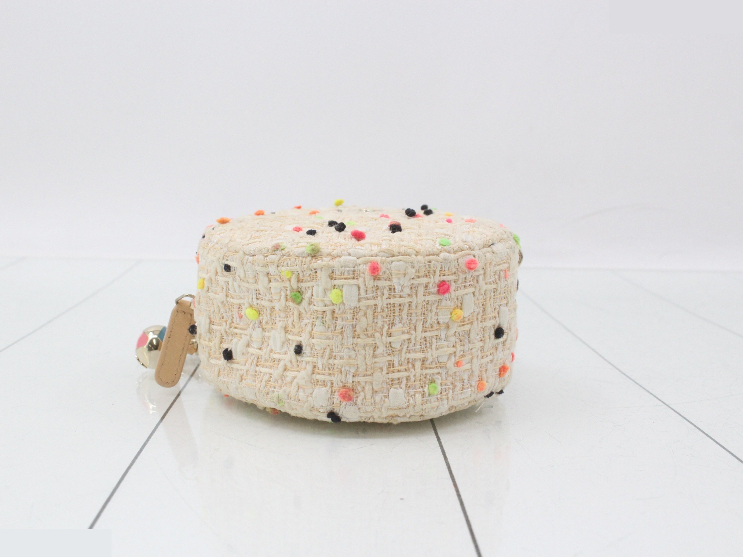 Matelassé Tweed Round Chain Shoulder Bag — view 3