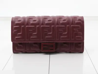 Other lines: Bags & Wallets - Chain Wallets