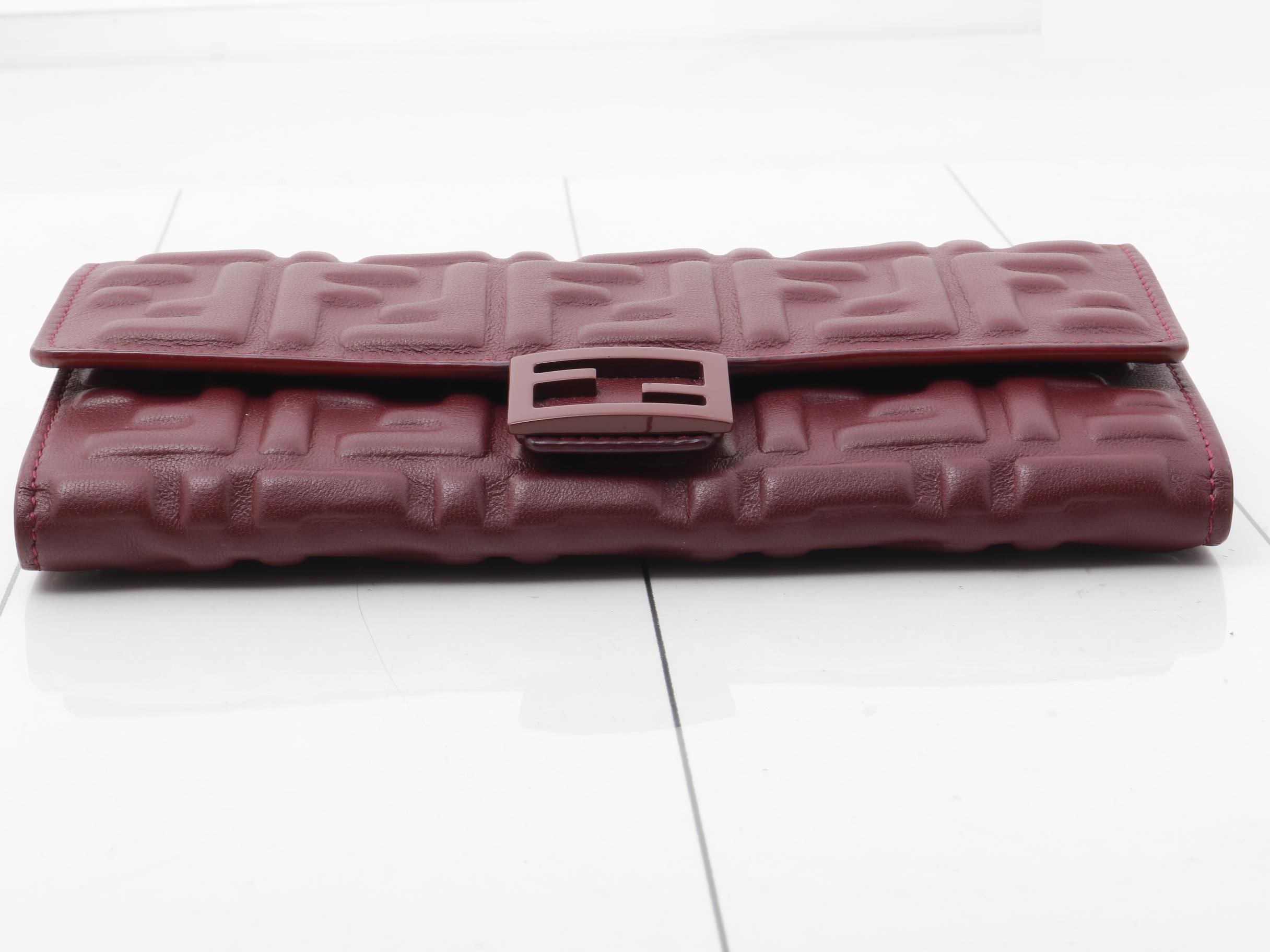 Other lines: Bags & Wallets - Chain Wallets — view 3