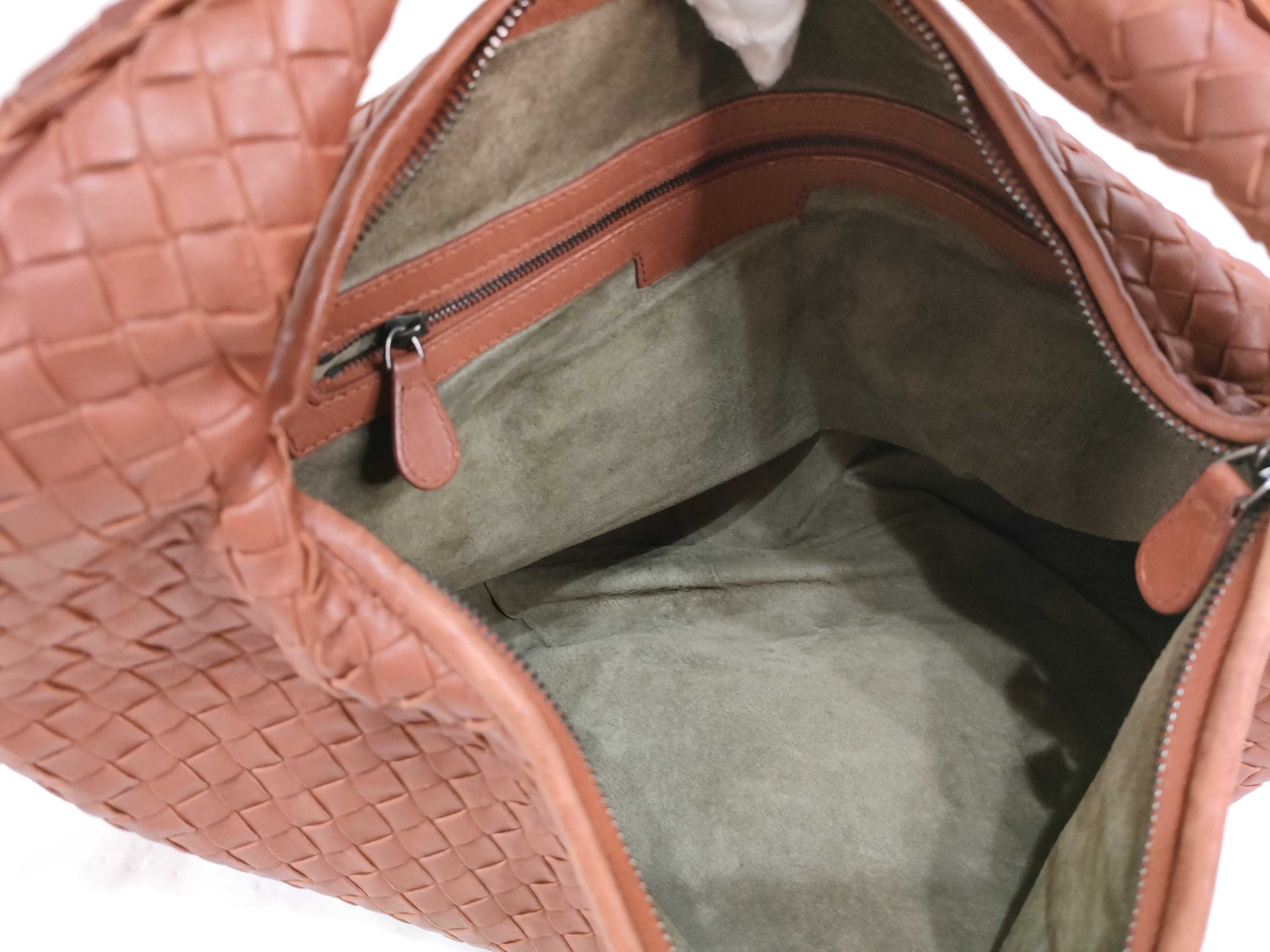 ID- Intrecciato Hobo Leather Shoulder bag Red Mirror Included Handbag — view 11