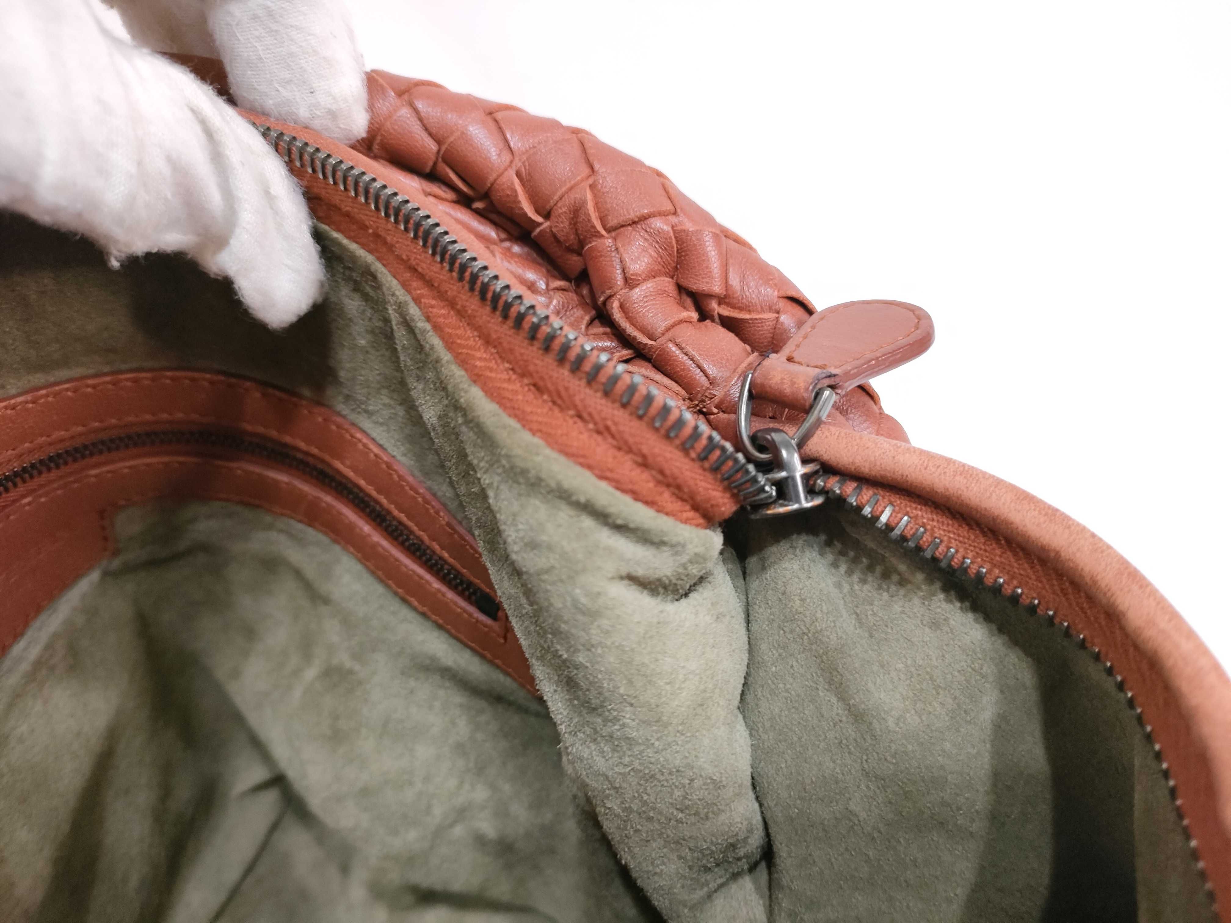 ID- Intrecciato Hobo Leather Shoulder bag Red Mirror Included Handbag — view 12