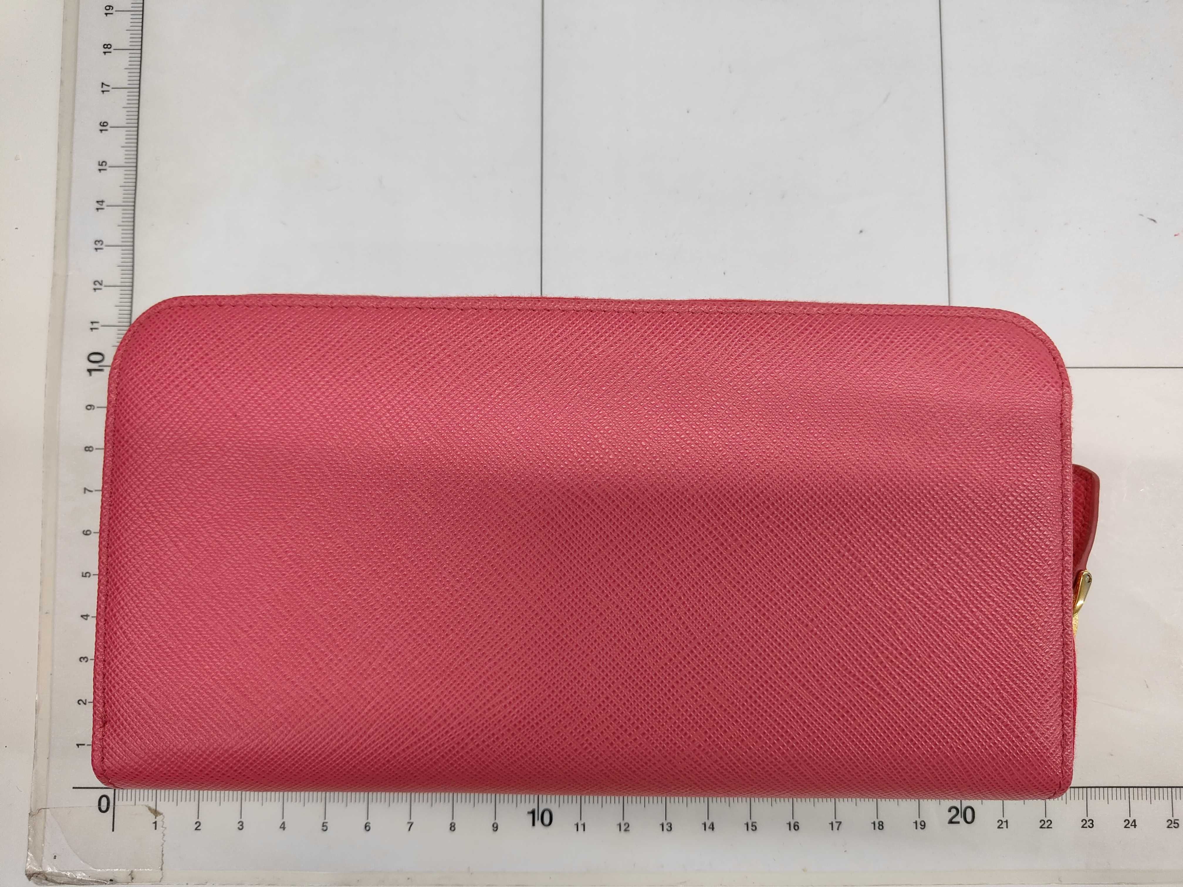 Saffiano Metal 1ML506 Leather Round Zip Wallet Pink — view 2