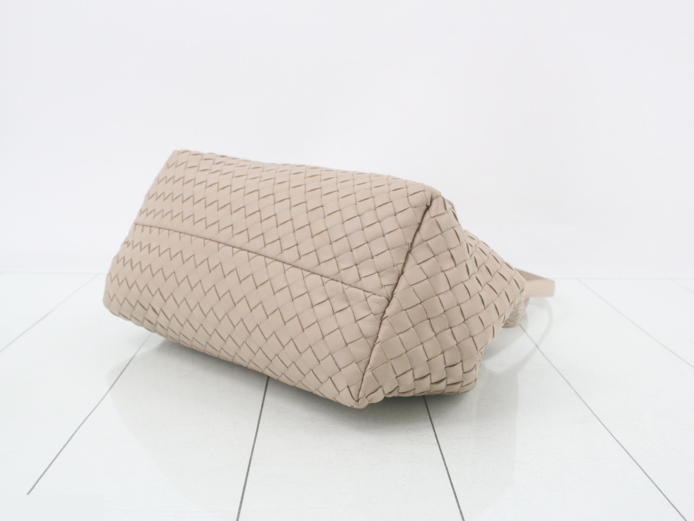 Intrecciato tote bag, leather, beige — view 6