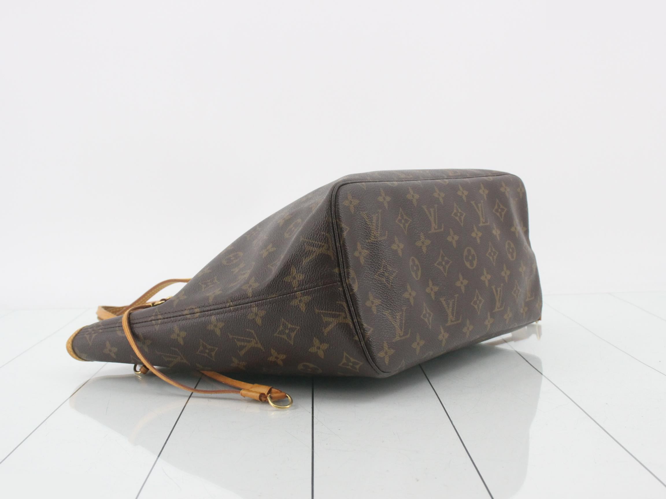 Monogram Neverfull MM Tote Bag — view 5