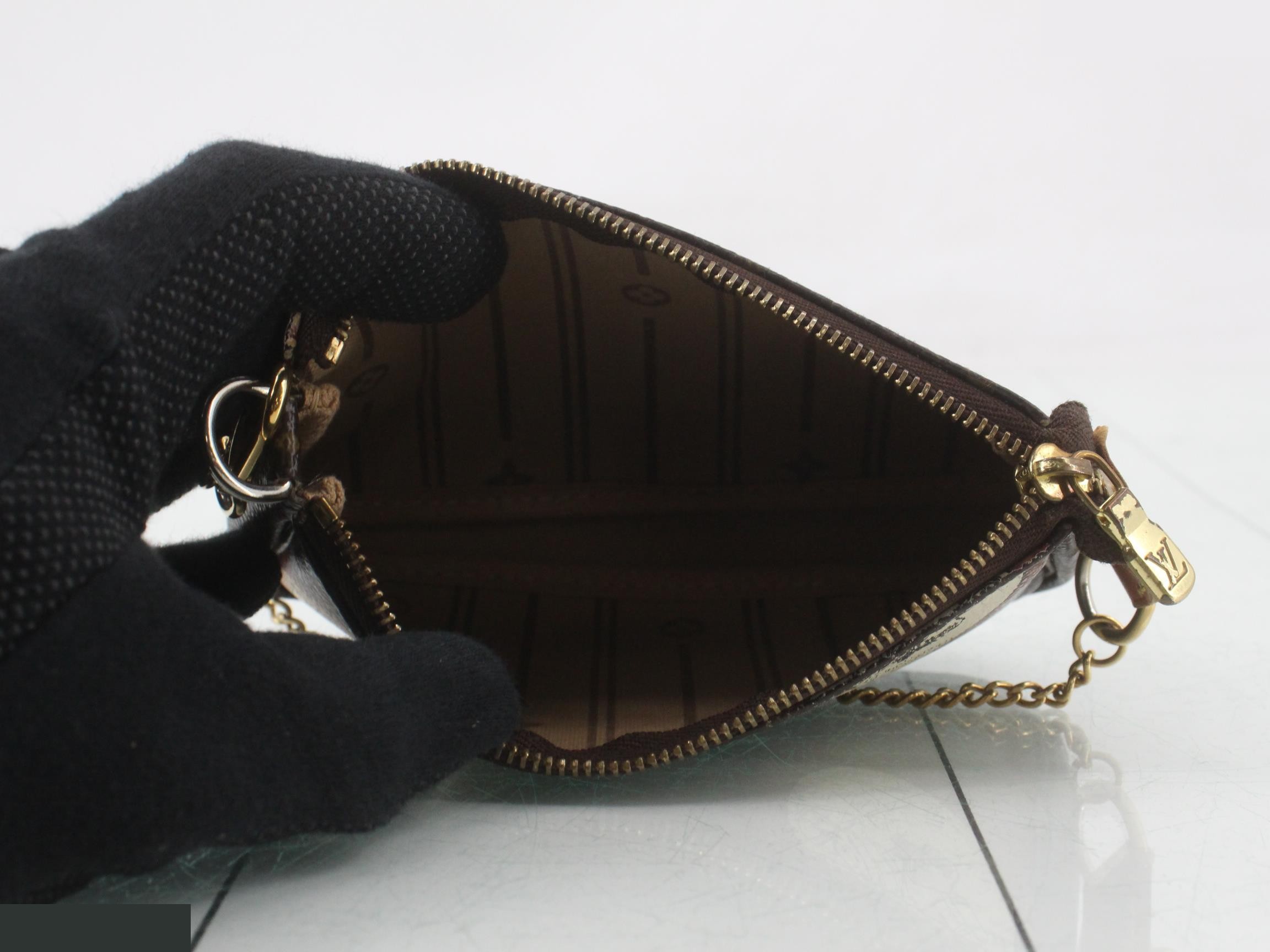 Monogram Patch Mini Pochette Accessoires M95804 — view 4