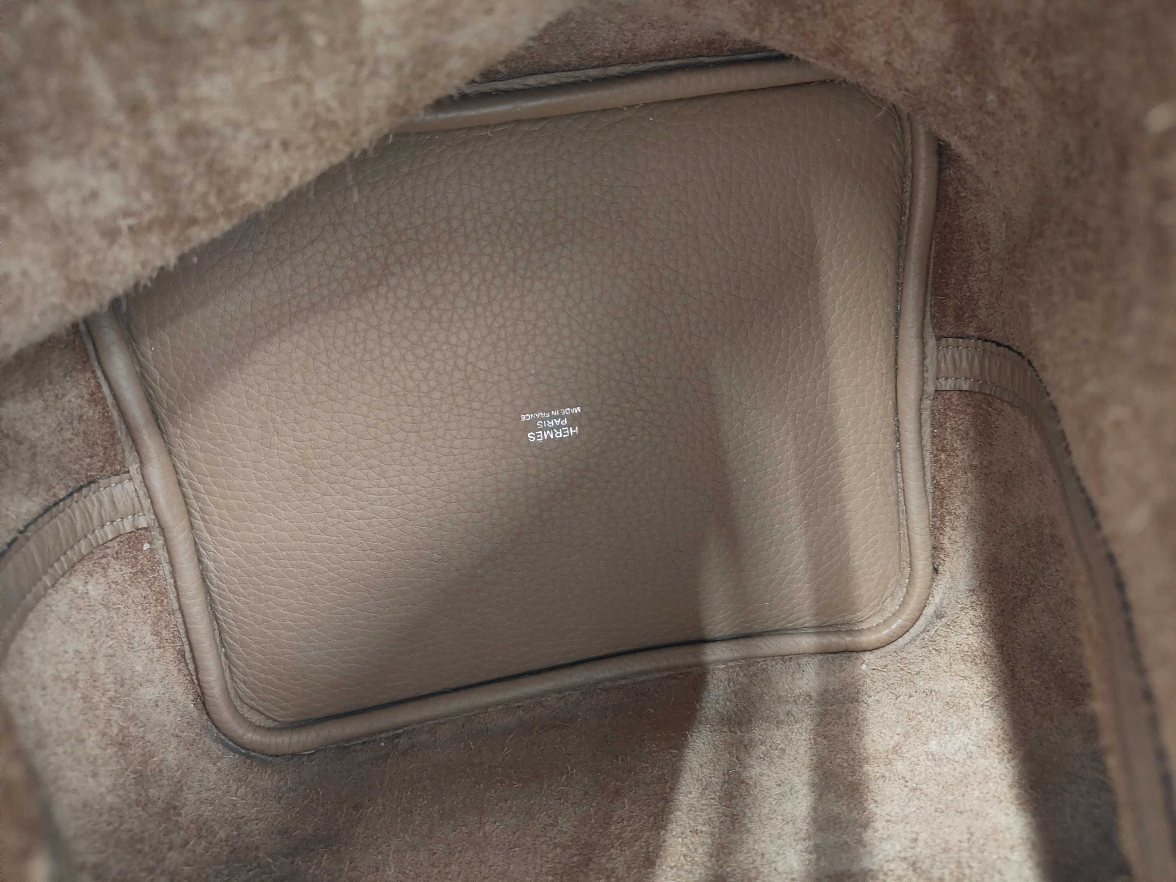 Picotin Lock MM Biscuit Silver Hardware Handbag — view 8