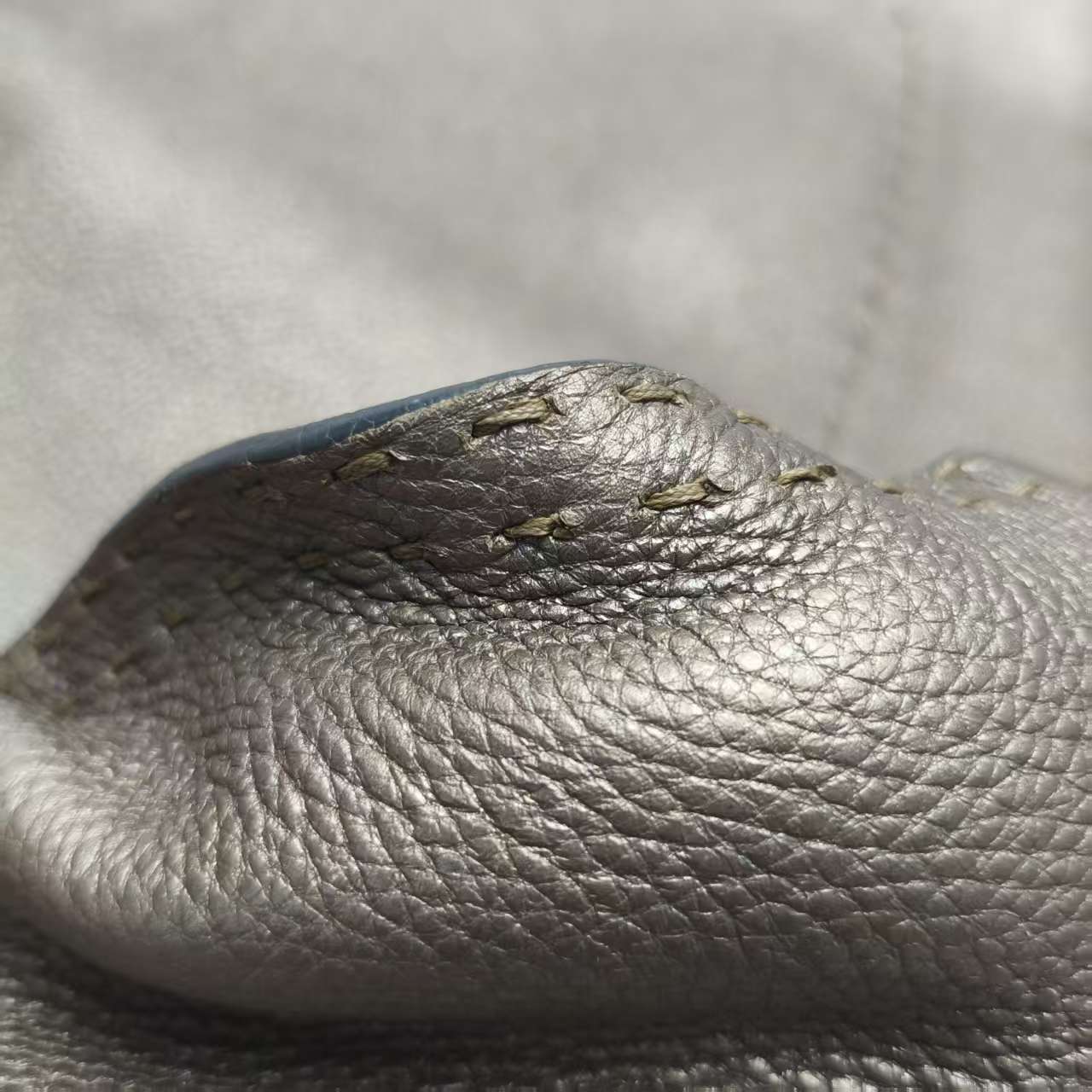 【*Shipped from: China*】FENDI Leather Handbag — view 13