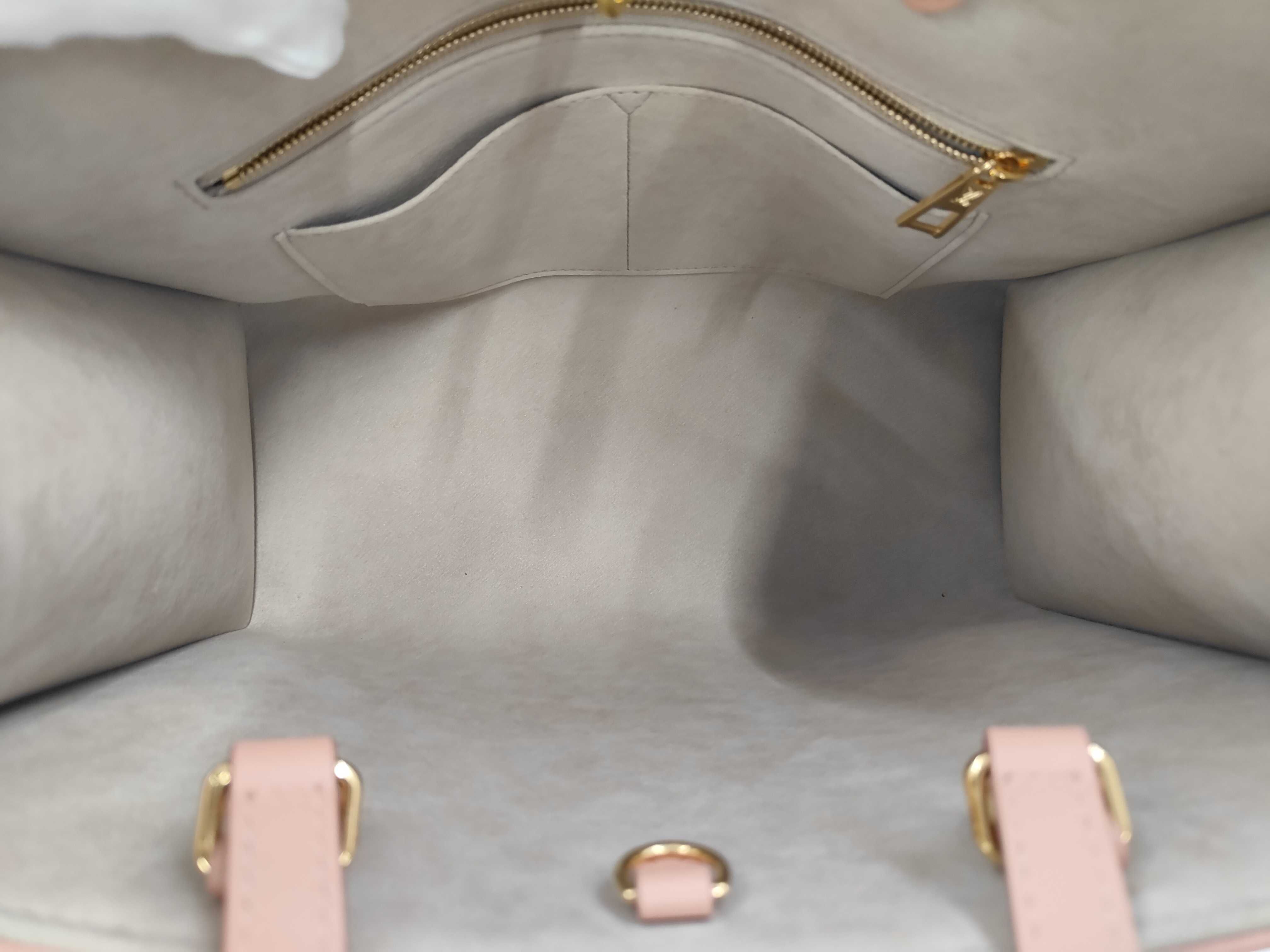 Bicolor Monogram Empreinte OnTheGo MM Tote Bag — view 9