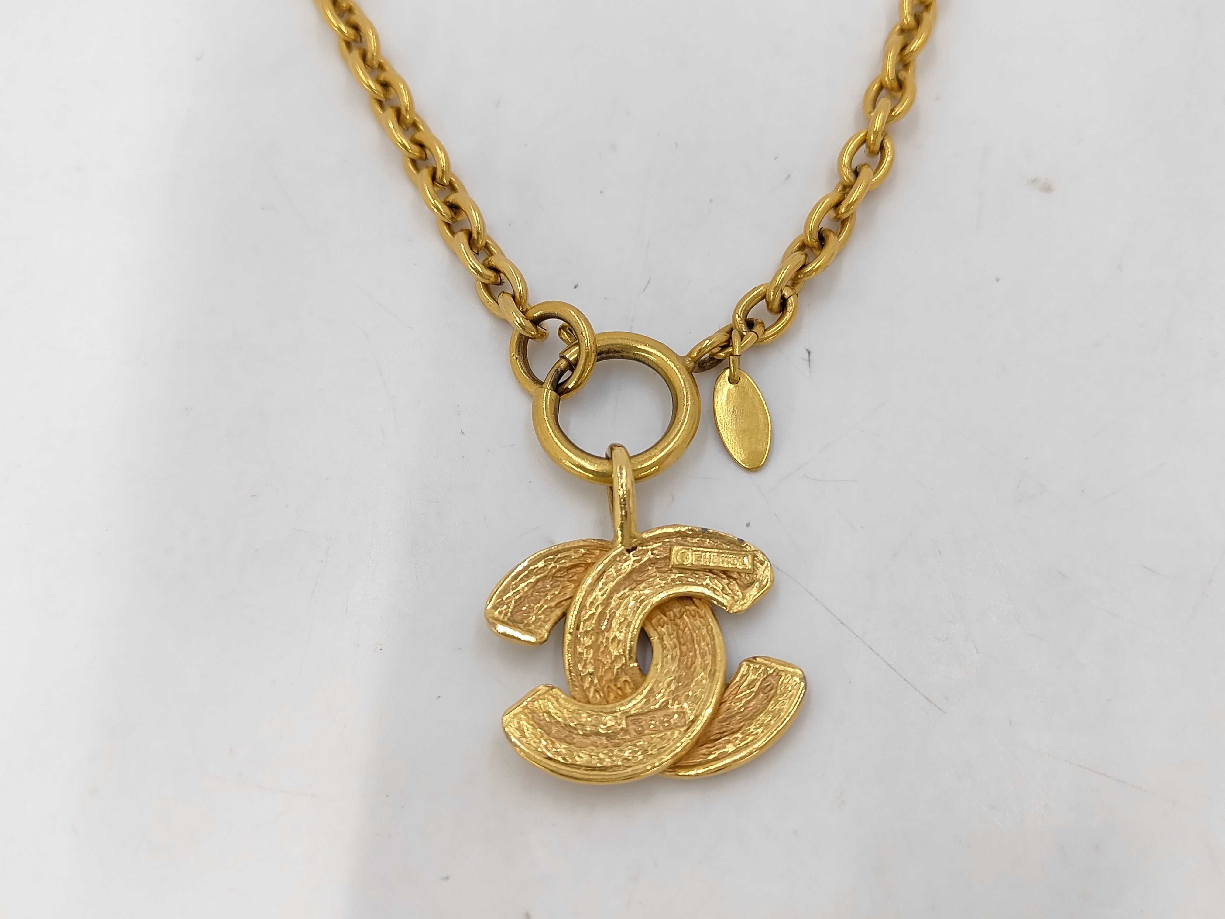 necklace — view 2