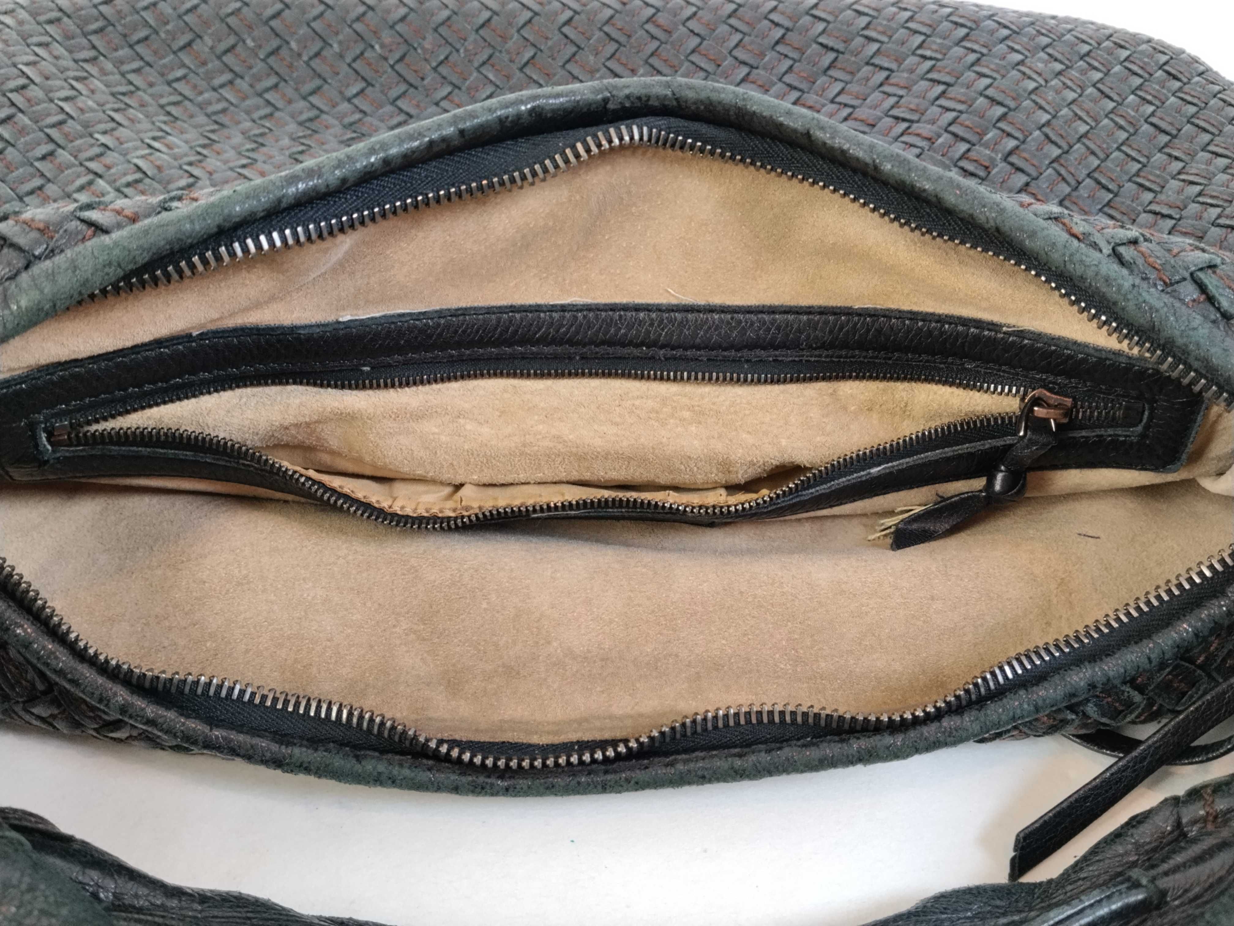 Intrecciato Bottega Hobo One-Shoulder Bag Black Handbag — view 15