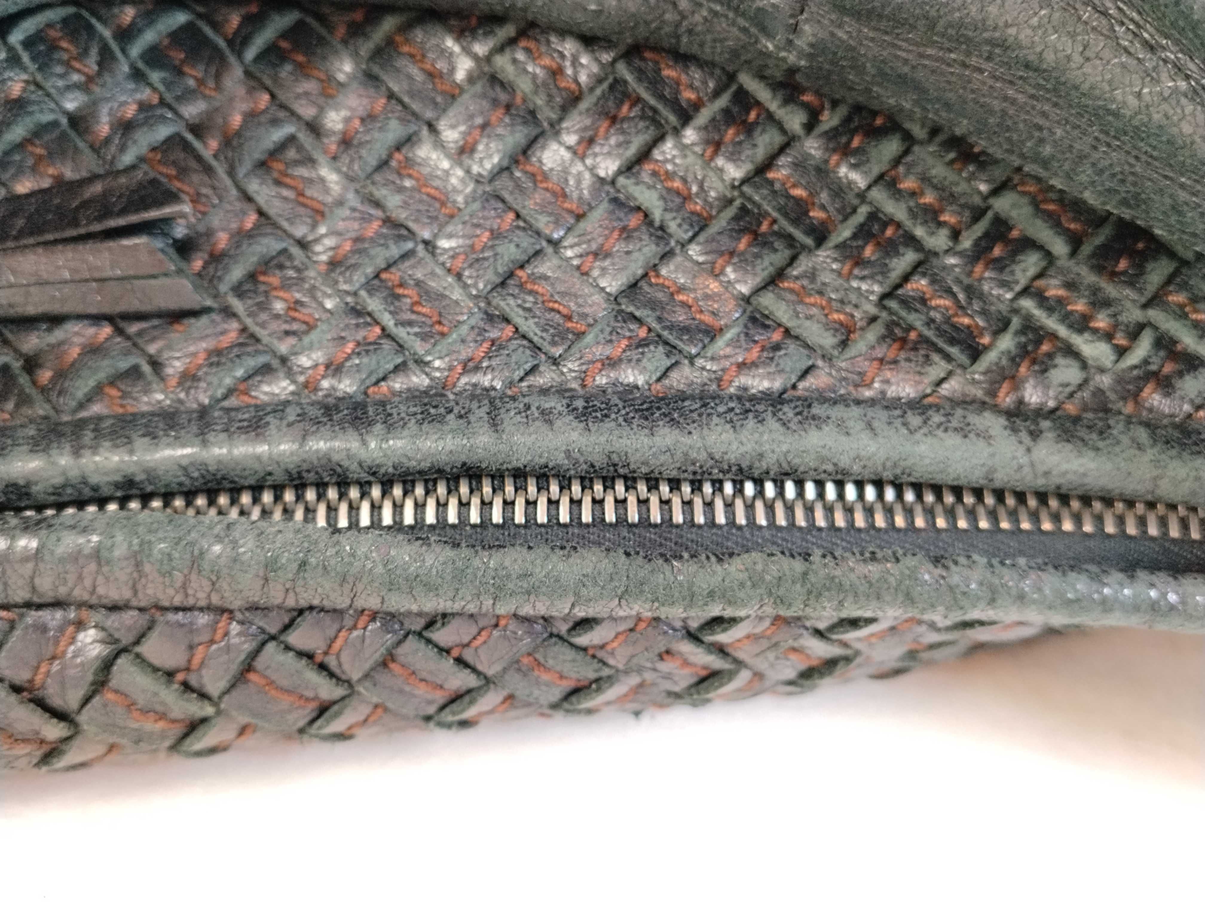 Intrecciato Bottega Hobo One-Shoulder Bag Black Handbag — view 9