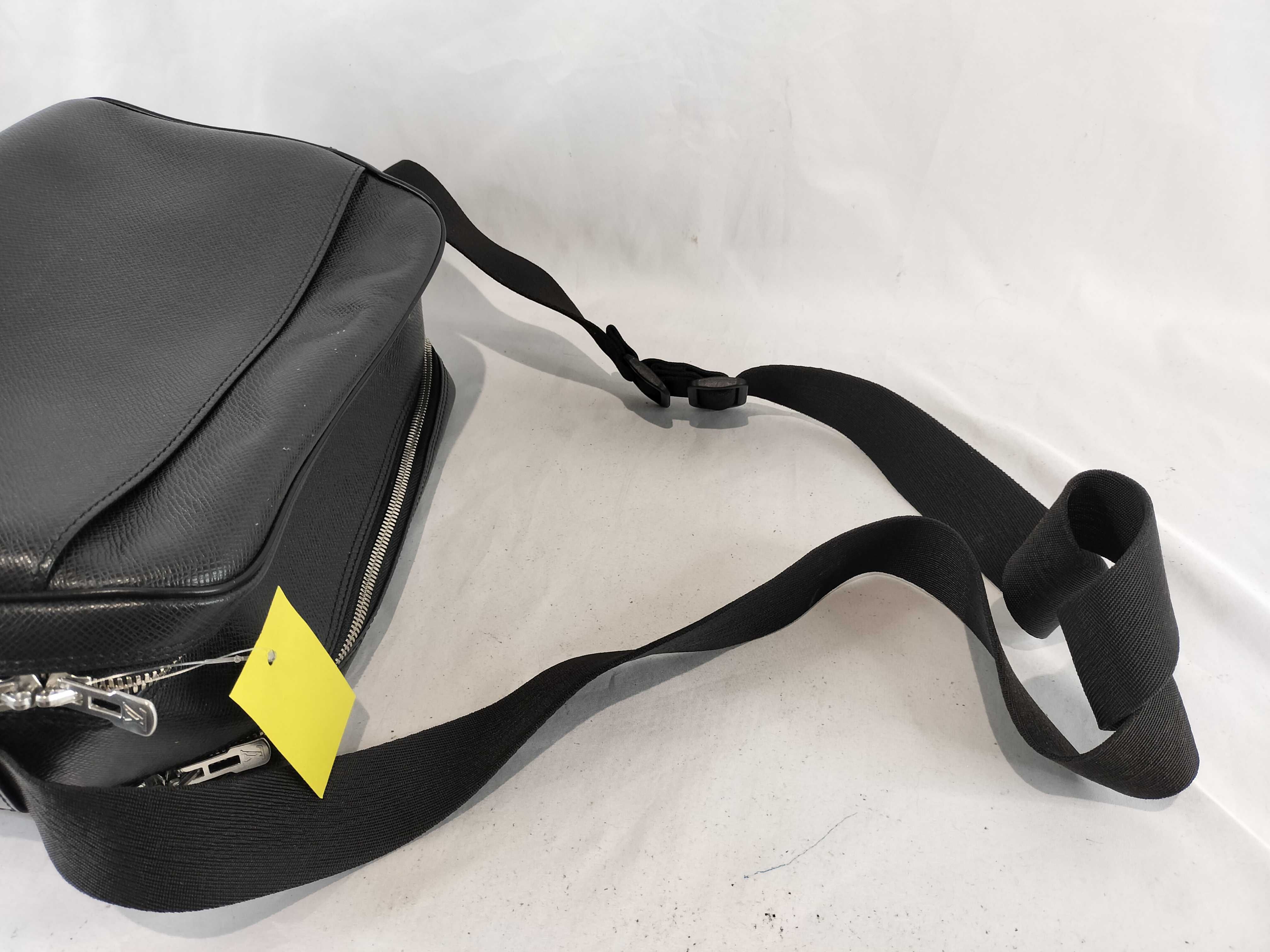Taiga M30154 Reporter PM Shoulder Bag — view 3