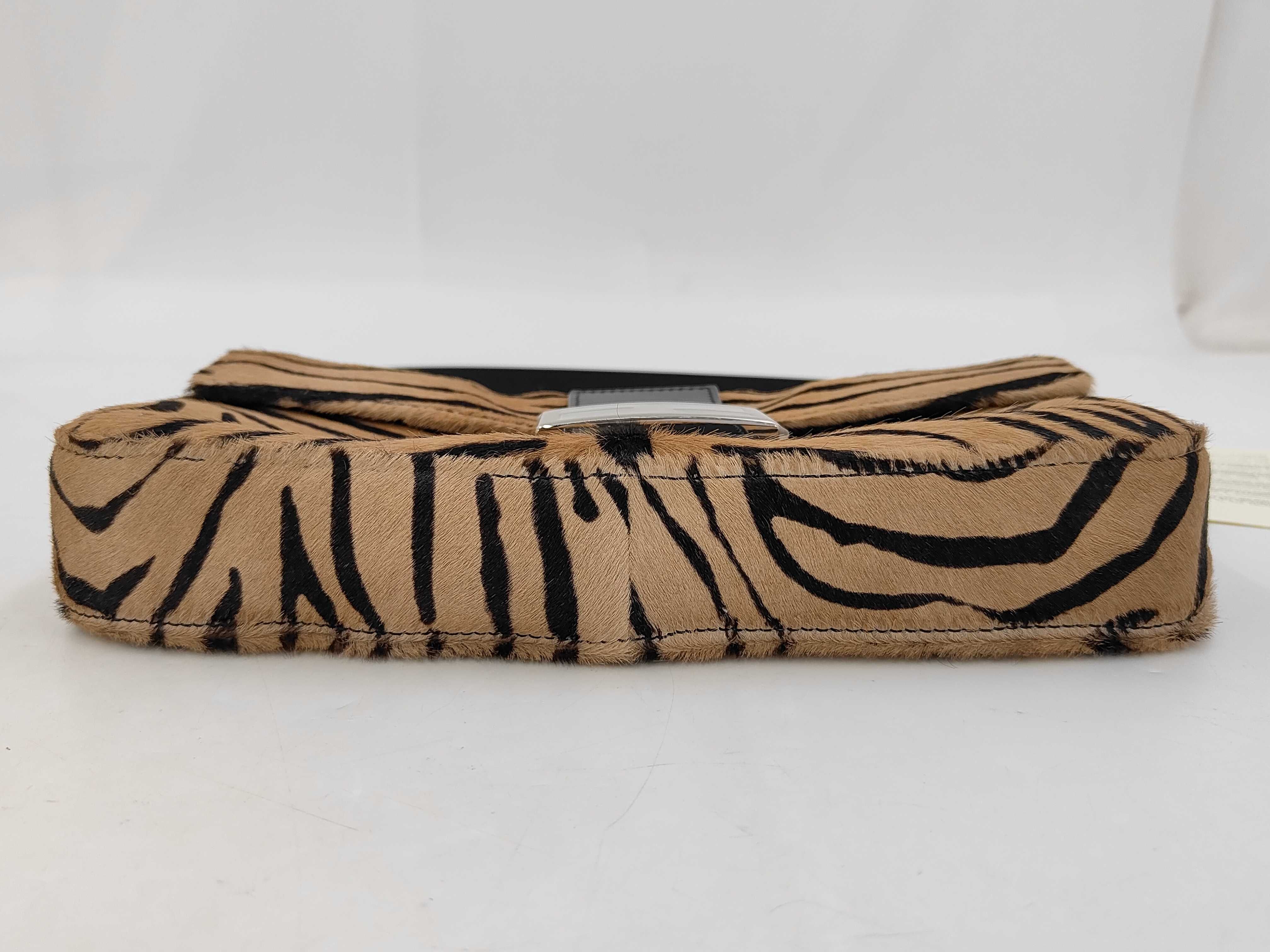 Baguette 26424 (Unused) Tiger Print Pony-Style Leather Re Edition Shoulder Bag — view 7