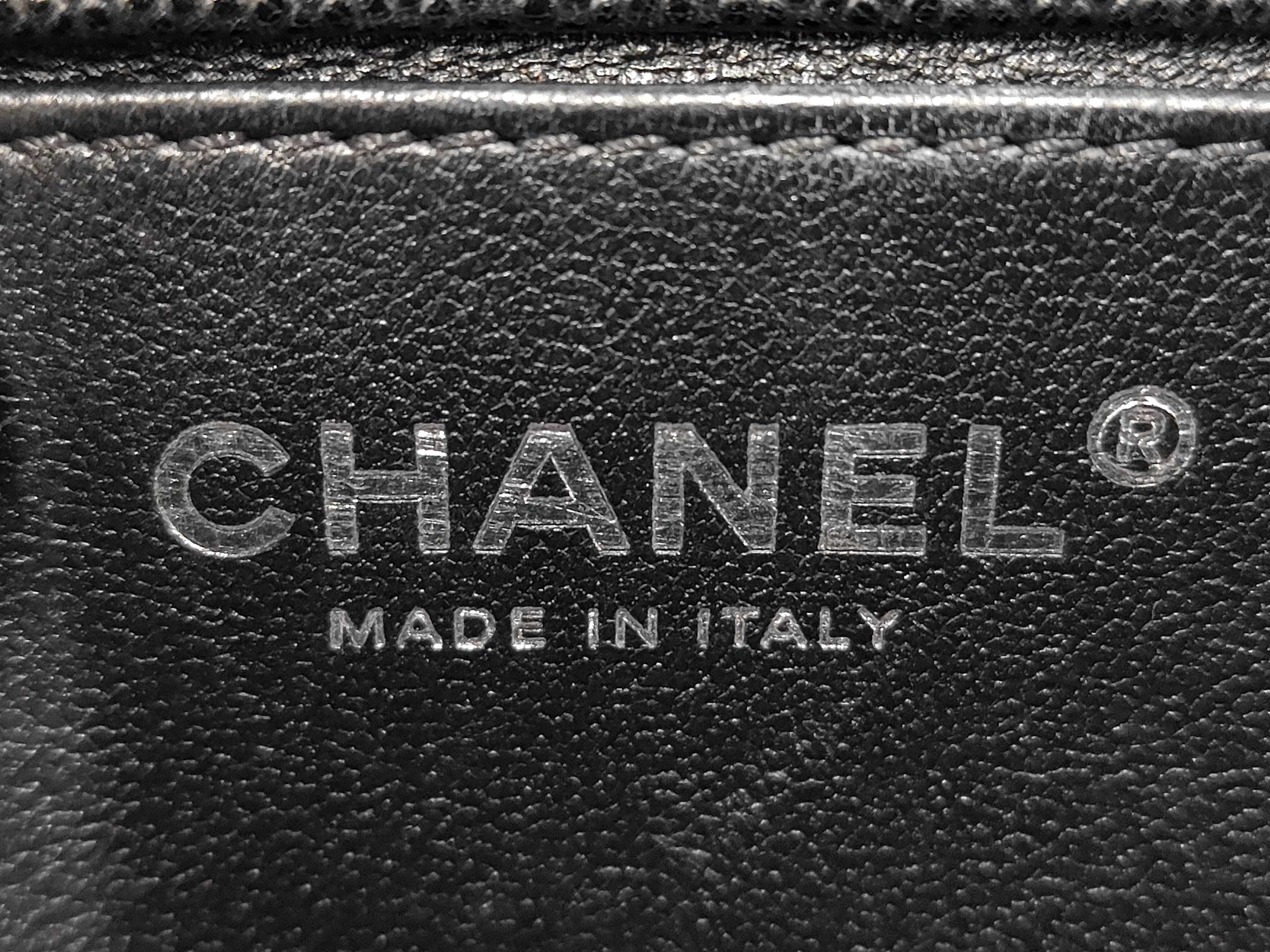 Boy Chanel 25 Caviar Plate Shoulder Bag — view 9