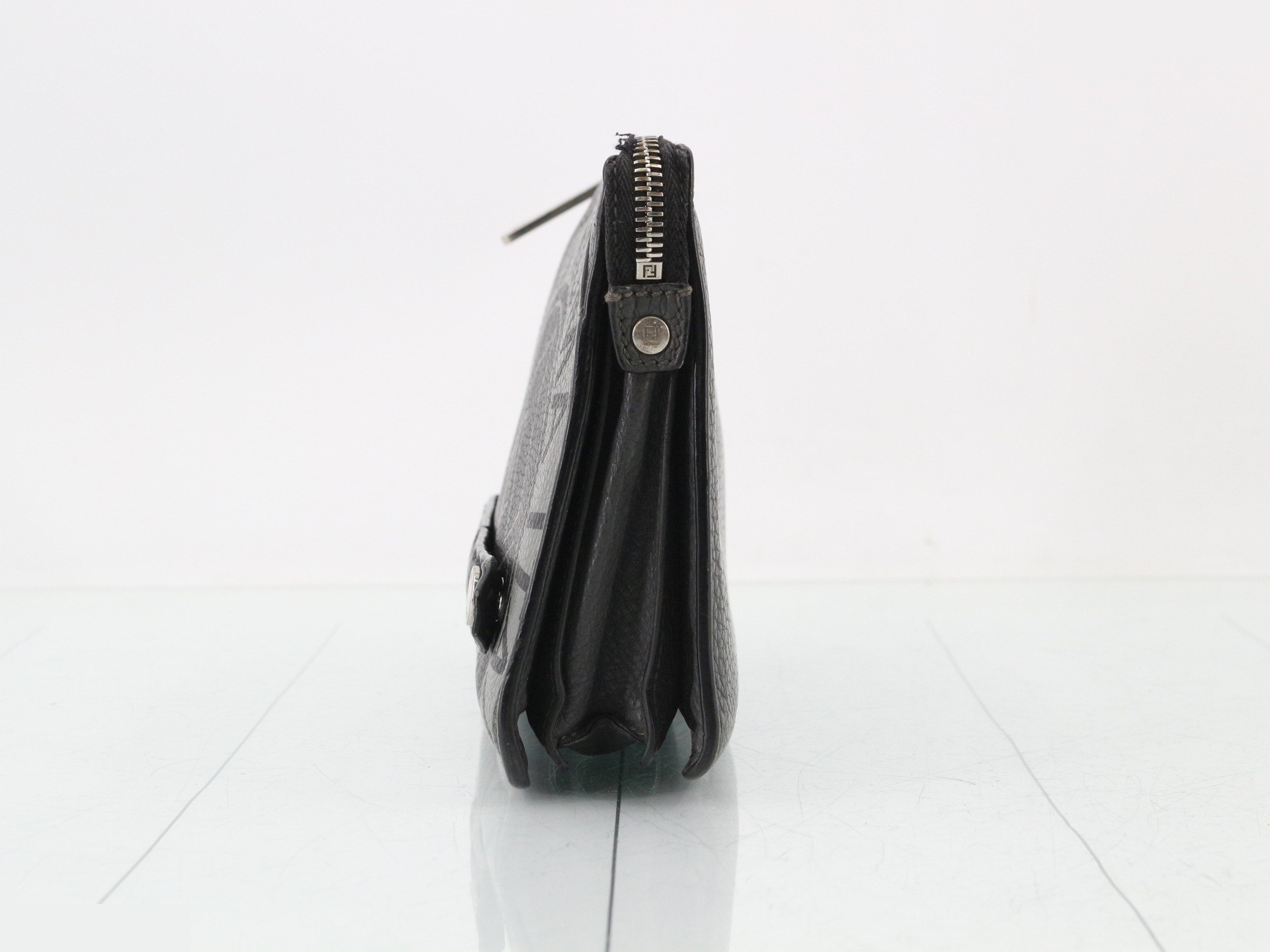 clutch bag — view 3