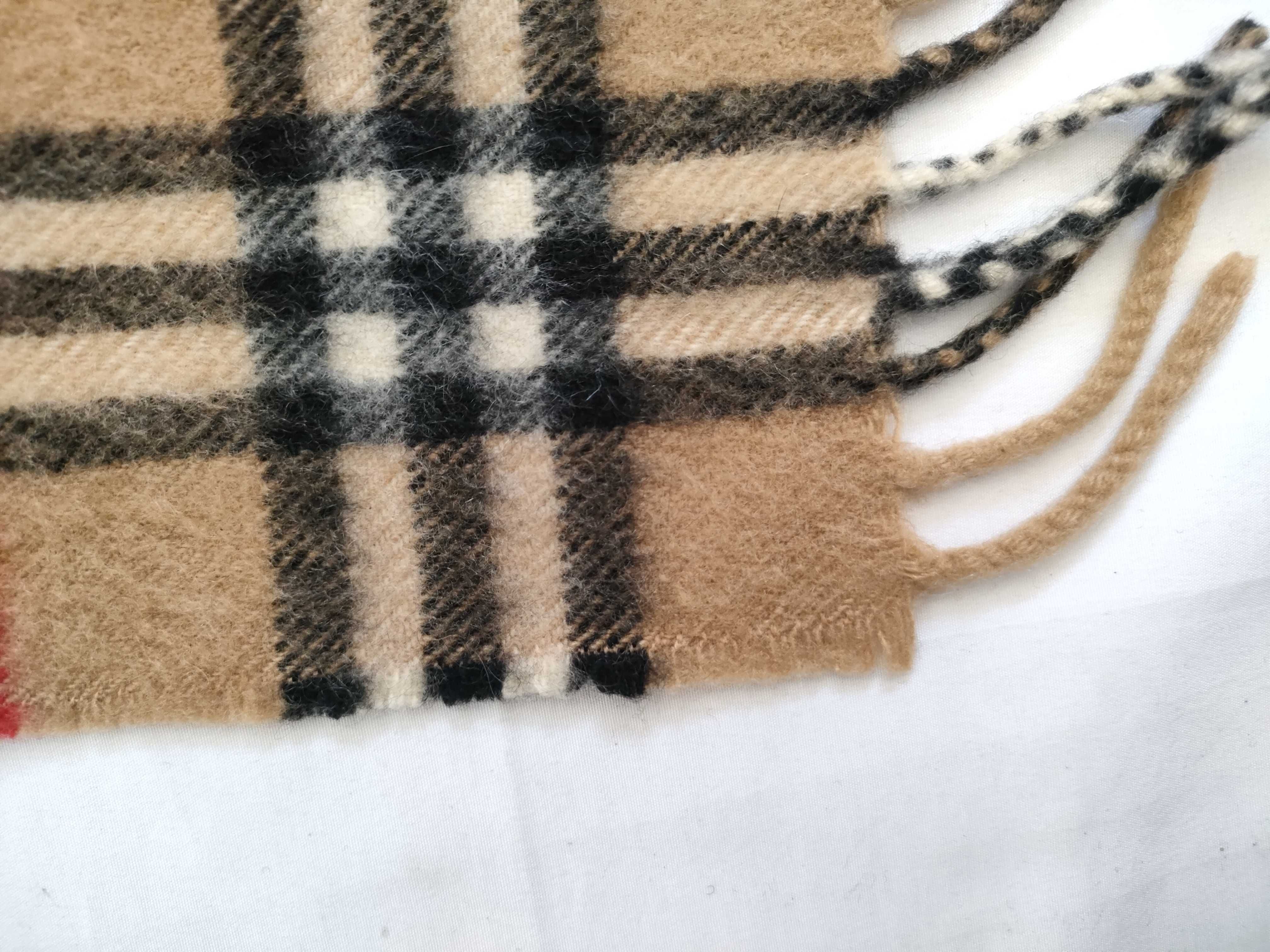 100% Cashmere Scarf, Nova Check Pattern, and other accessories. — view 5