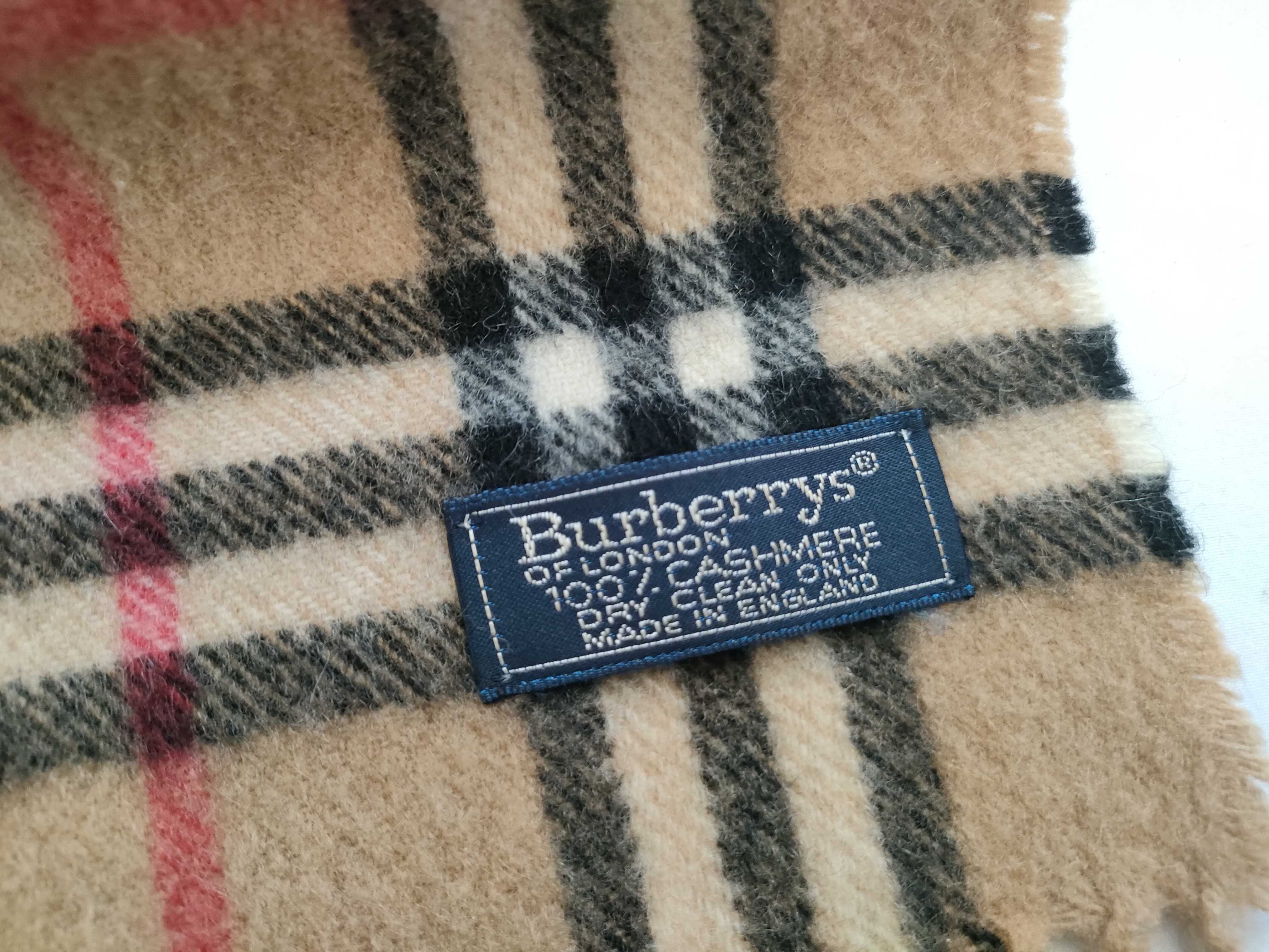 100% Cashmere Scarf, Nova Check Pattern, and other accessories. — view 6