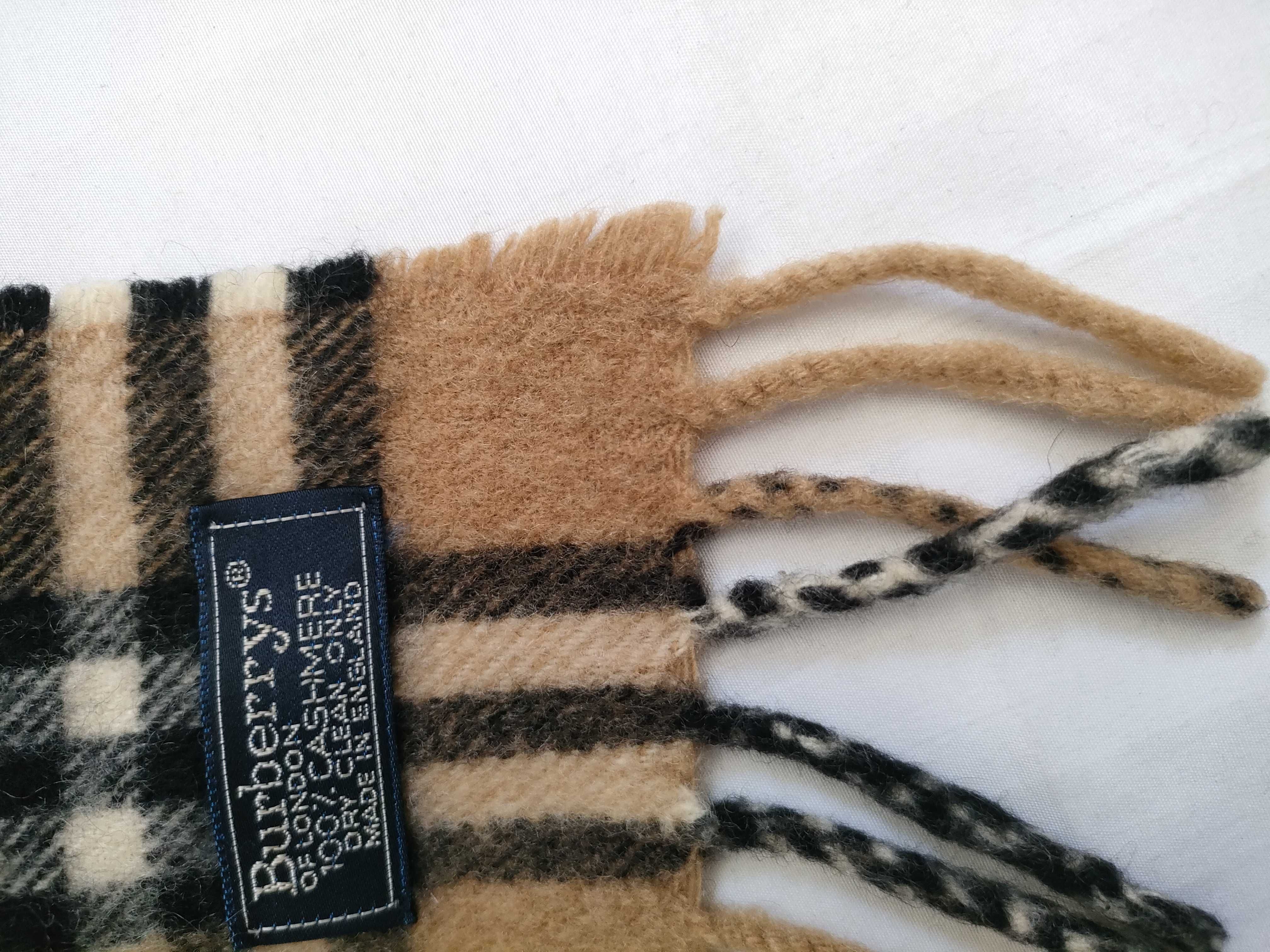 100% Cashmere Scarf, Nova Check Pattern, and other accessories. — view 7