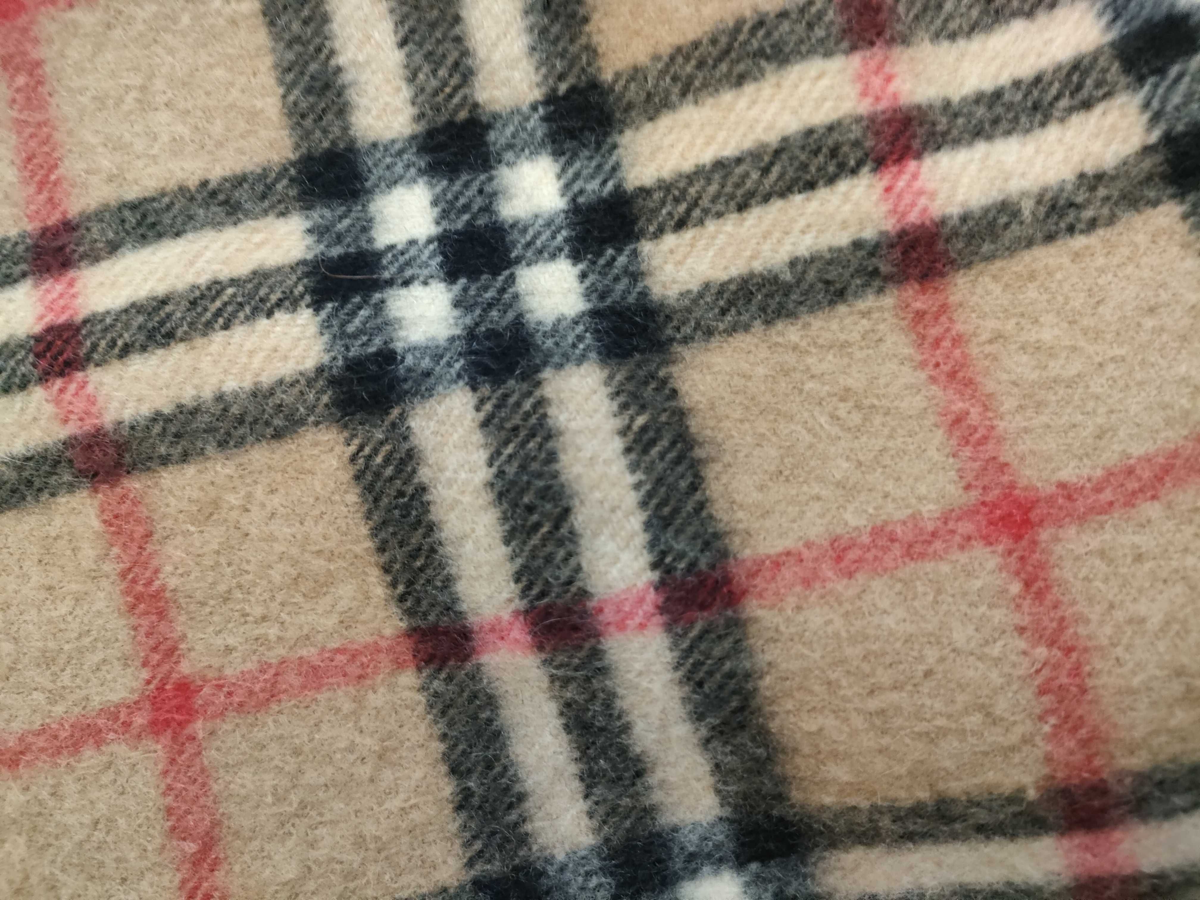 100% Cashmere Scarf, Nova Check Pattern, and other accessories. — view 8