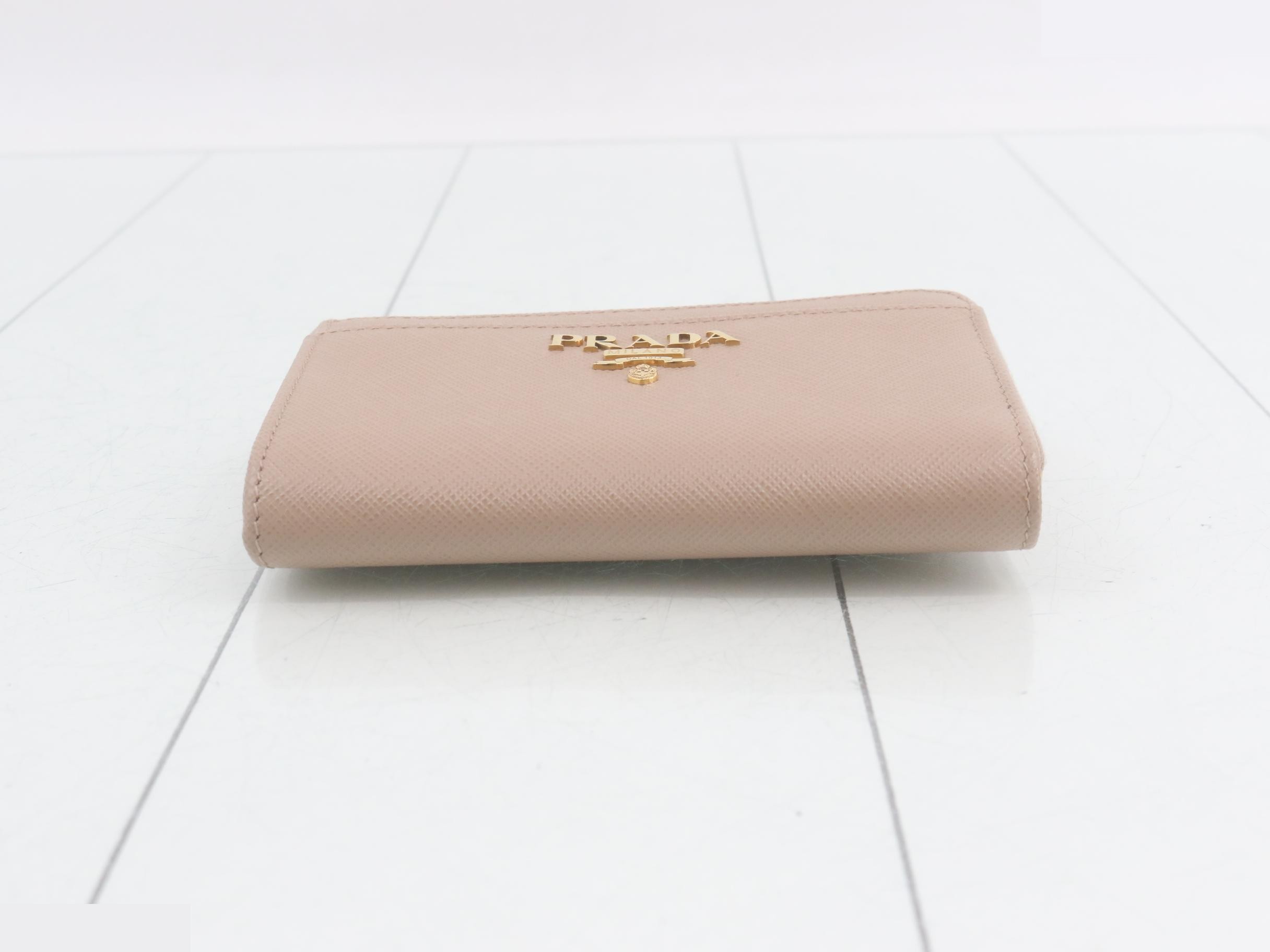 Saffiano coin case with key ring, unused. — view 3