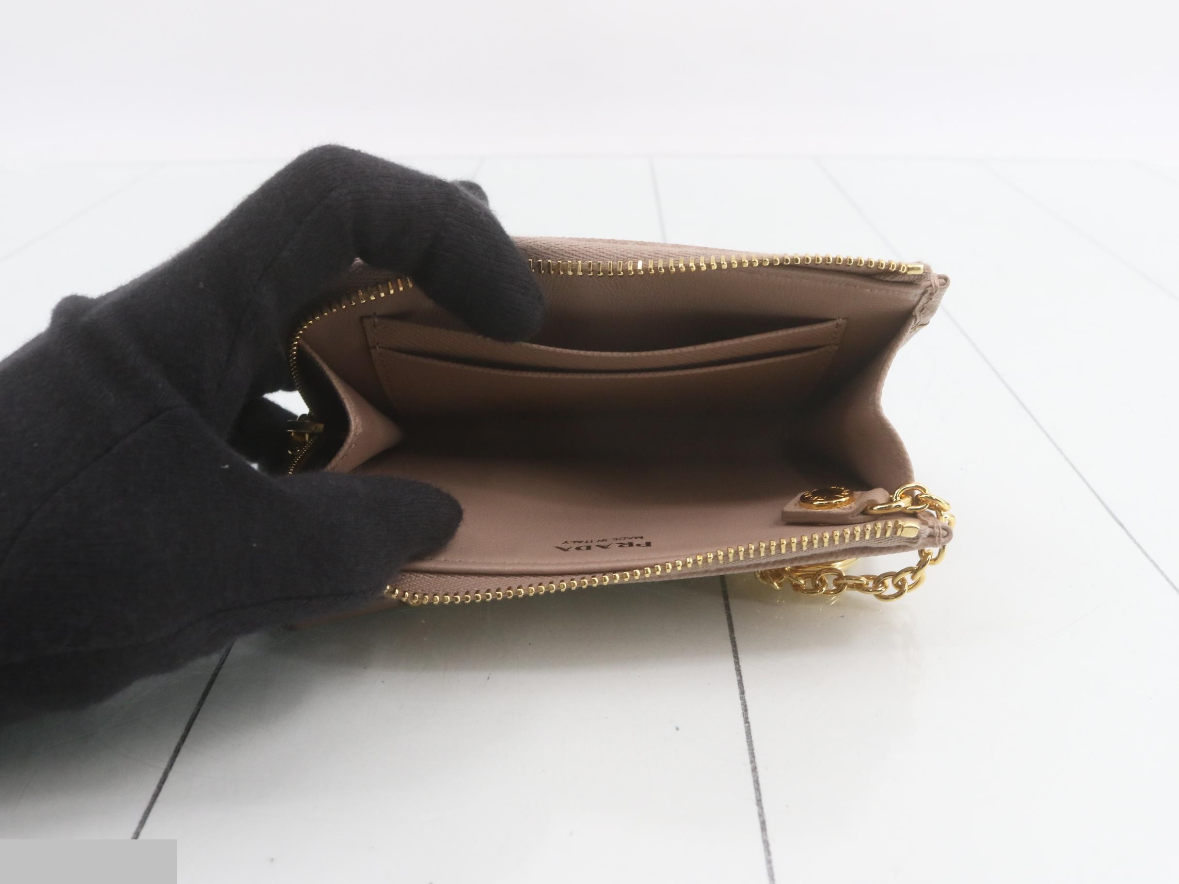 Saffiano coin case with key ring, unused. — view 4
