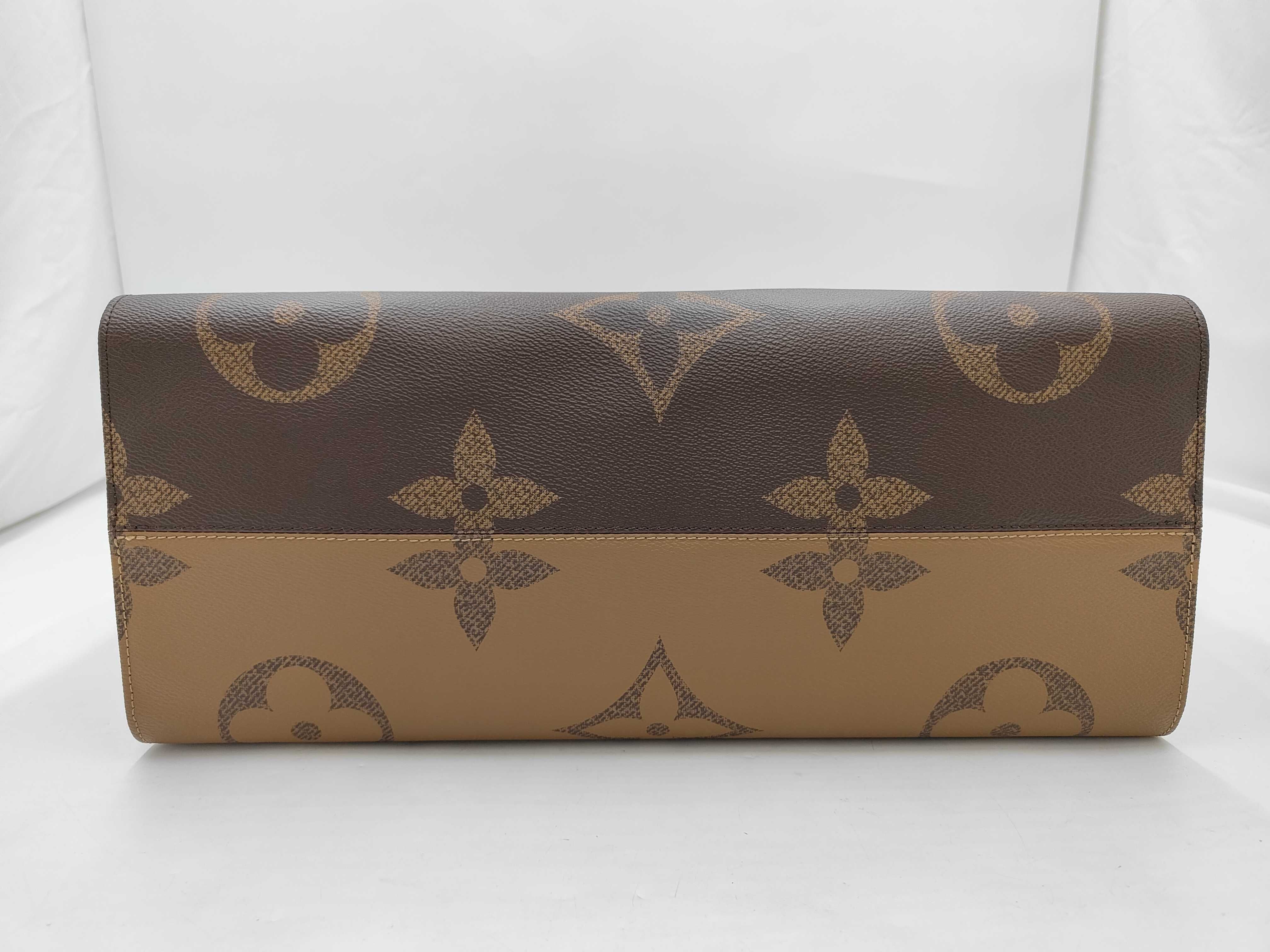 LV OnTheGo GM Tote Bag — view 3