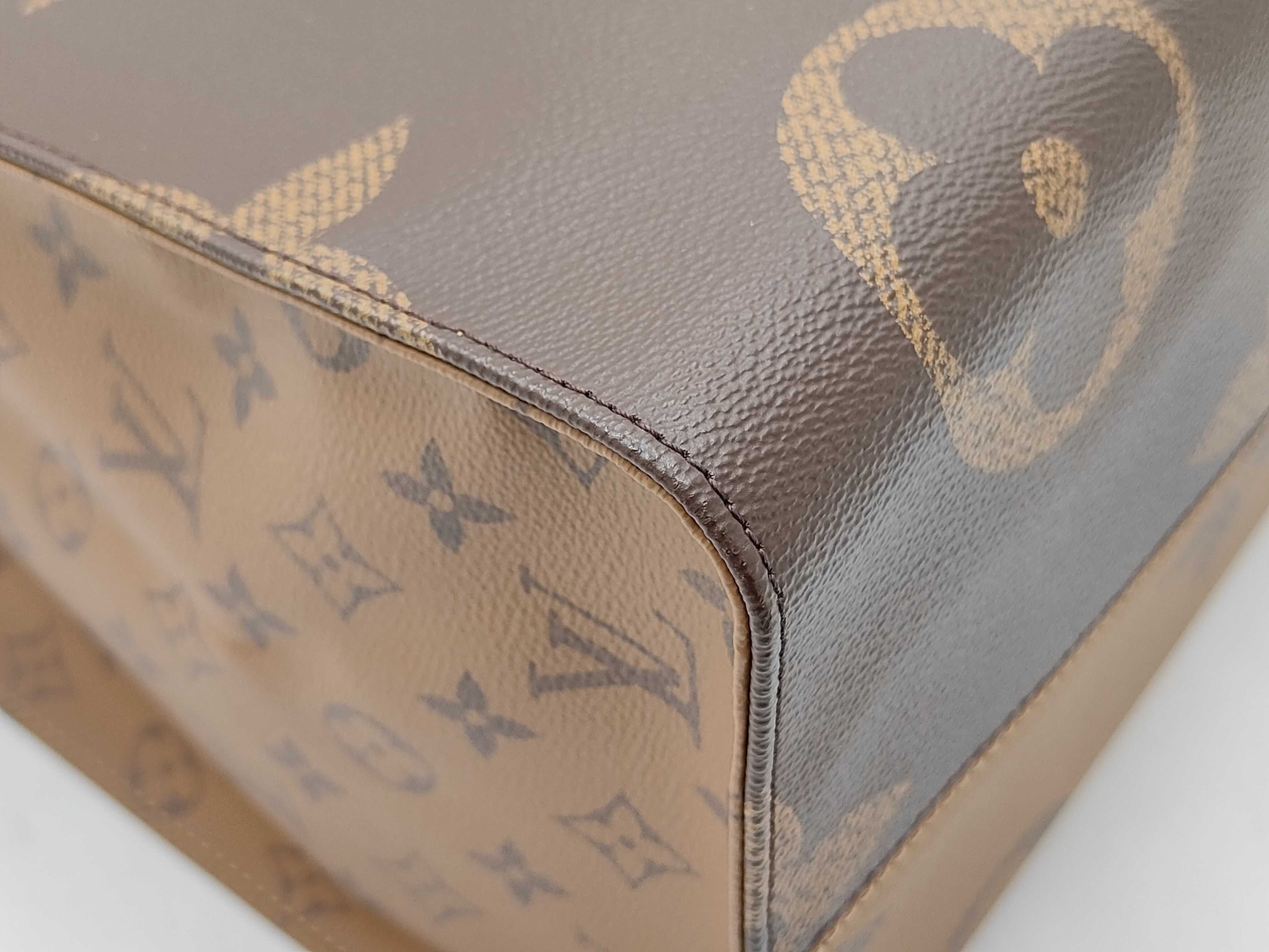 LV OnTheGo GM Tote Bag — view 4