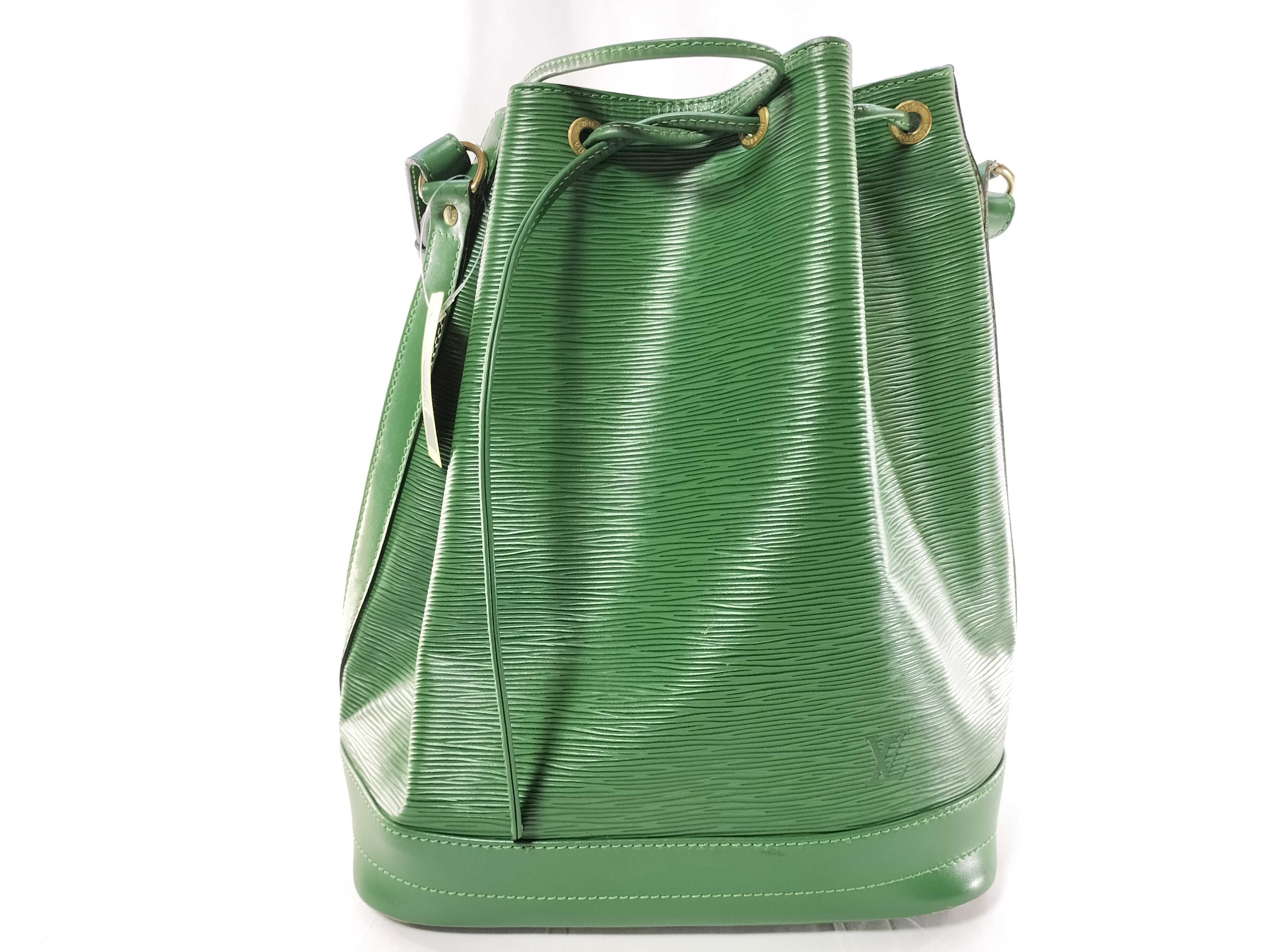 Epi Noe Green Shoulder Bag