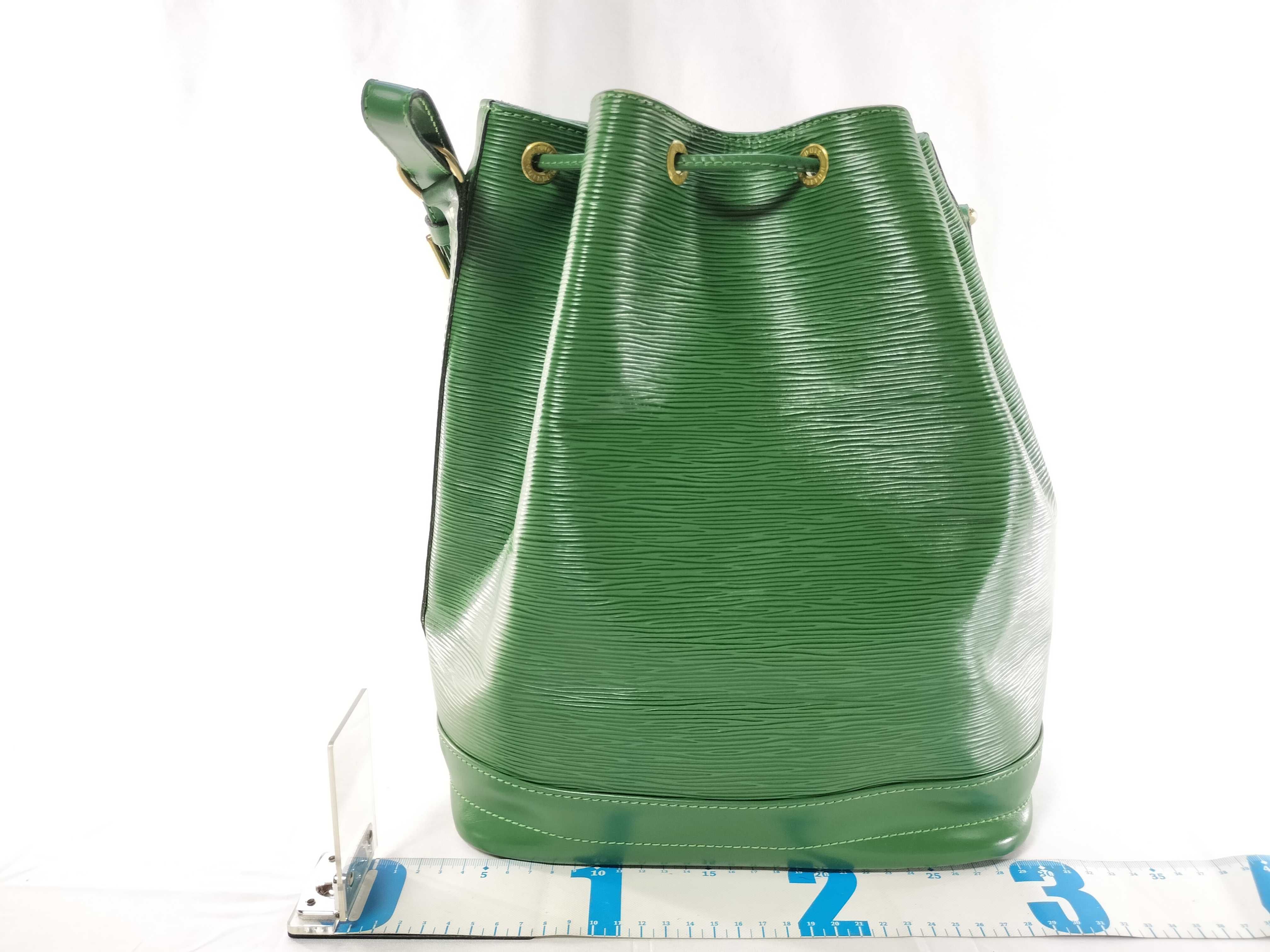 Epi Noe Green Shoulder Bag — view 2