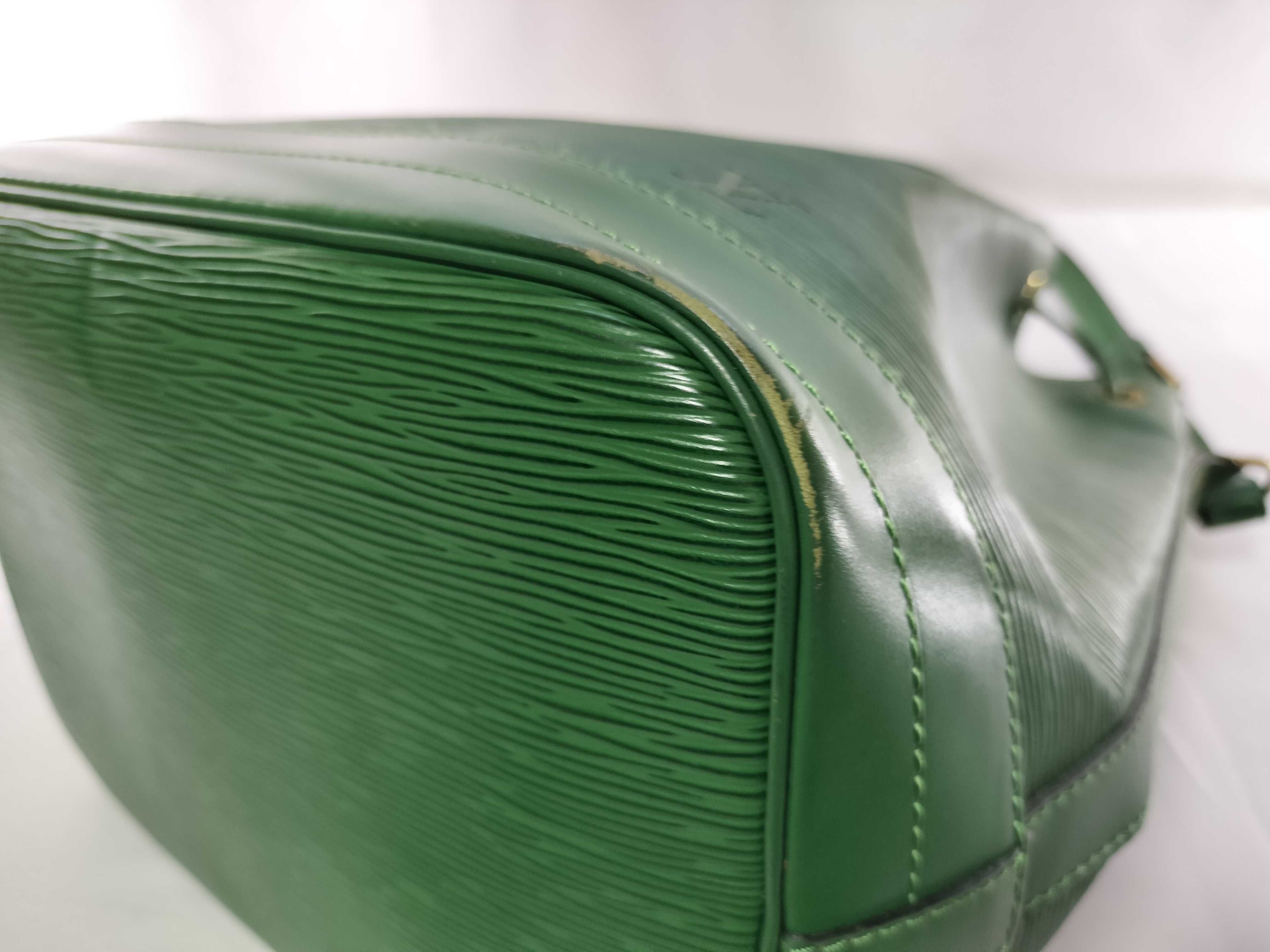 Epi Noe Green Shoulder Bag — view 6