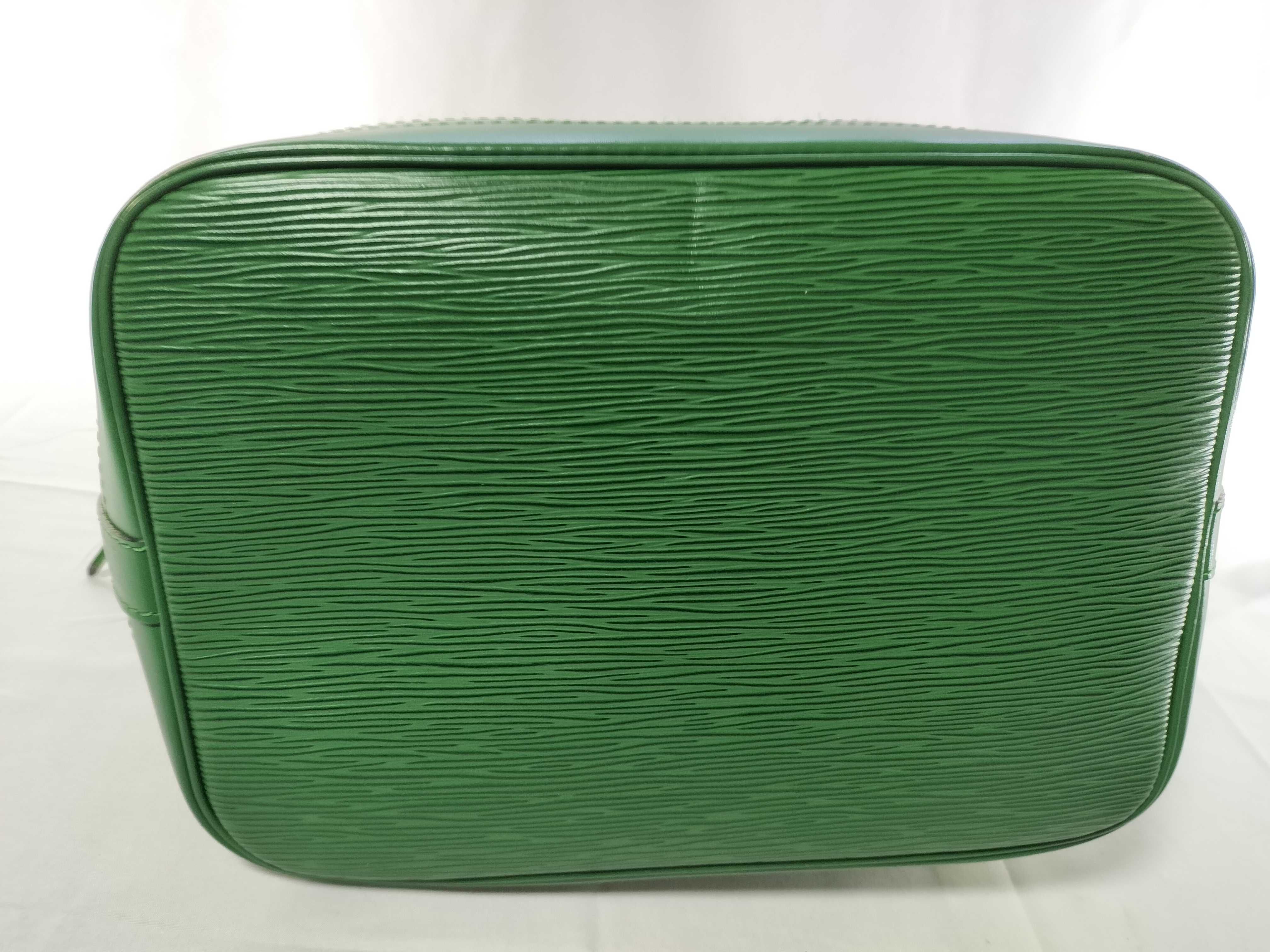 Epi Noe Green Shoulder Bag — view 7