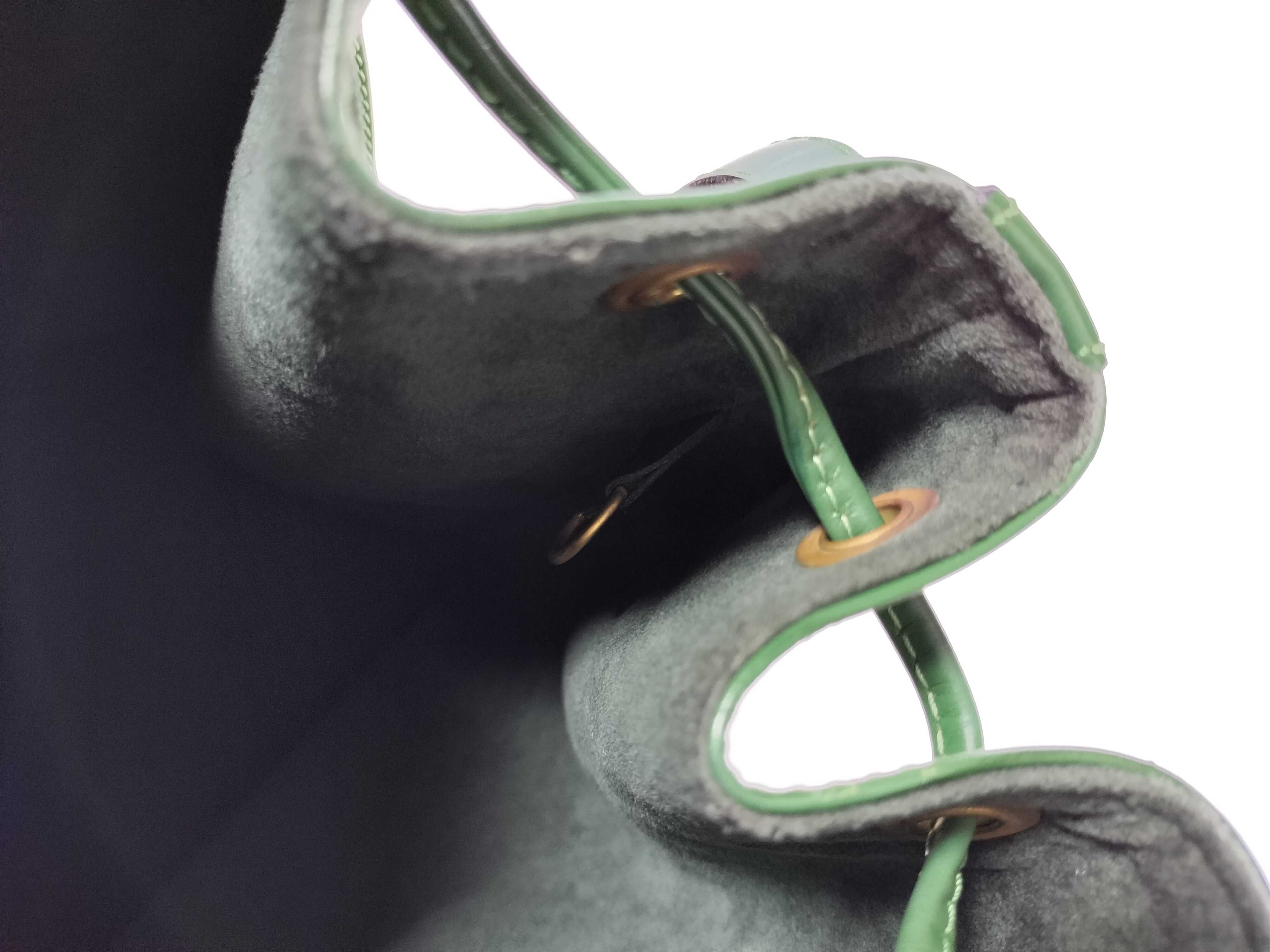 Epi Noe Green Shoulder Bag — view 9