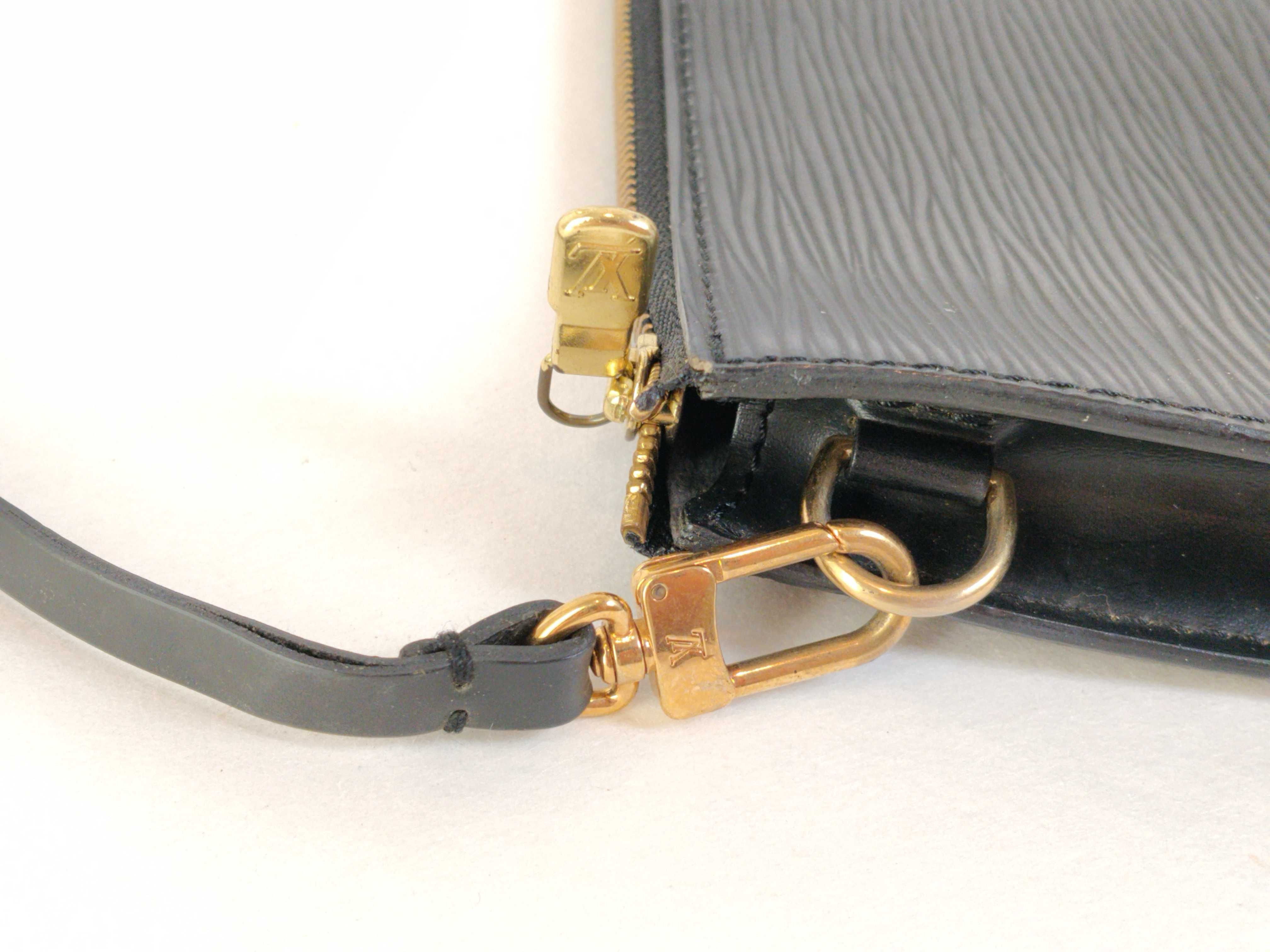 Epi Pouch Accessoires M40632 Black — view 5