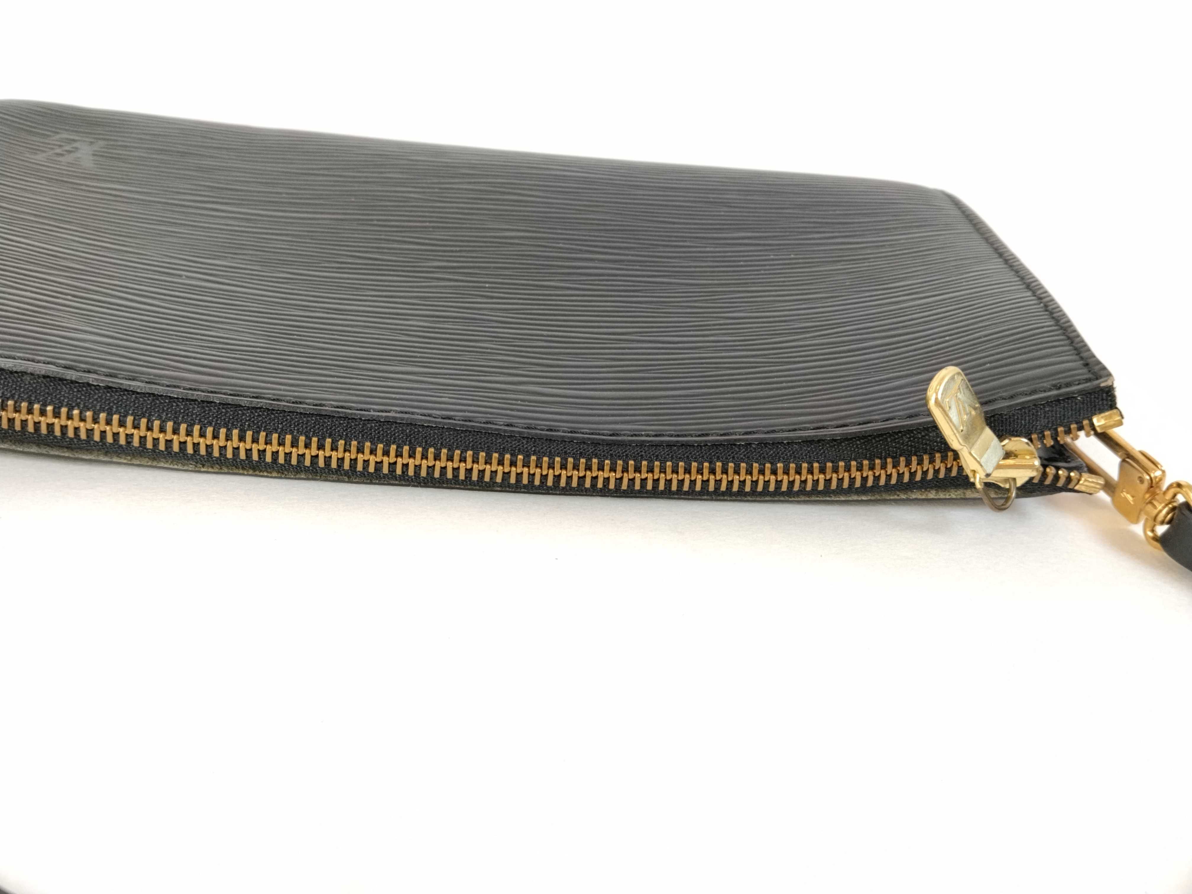 Epi Pouch Accessoires M40632 Black — view 9