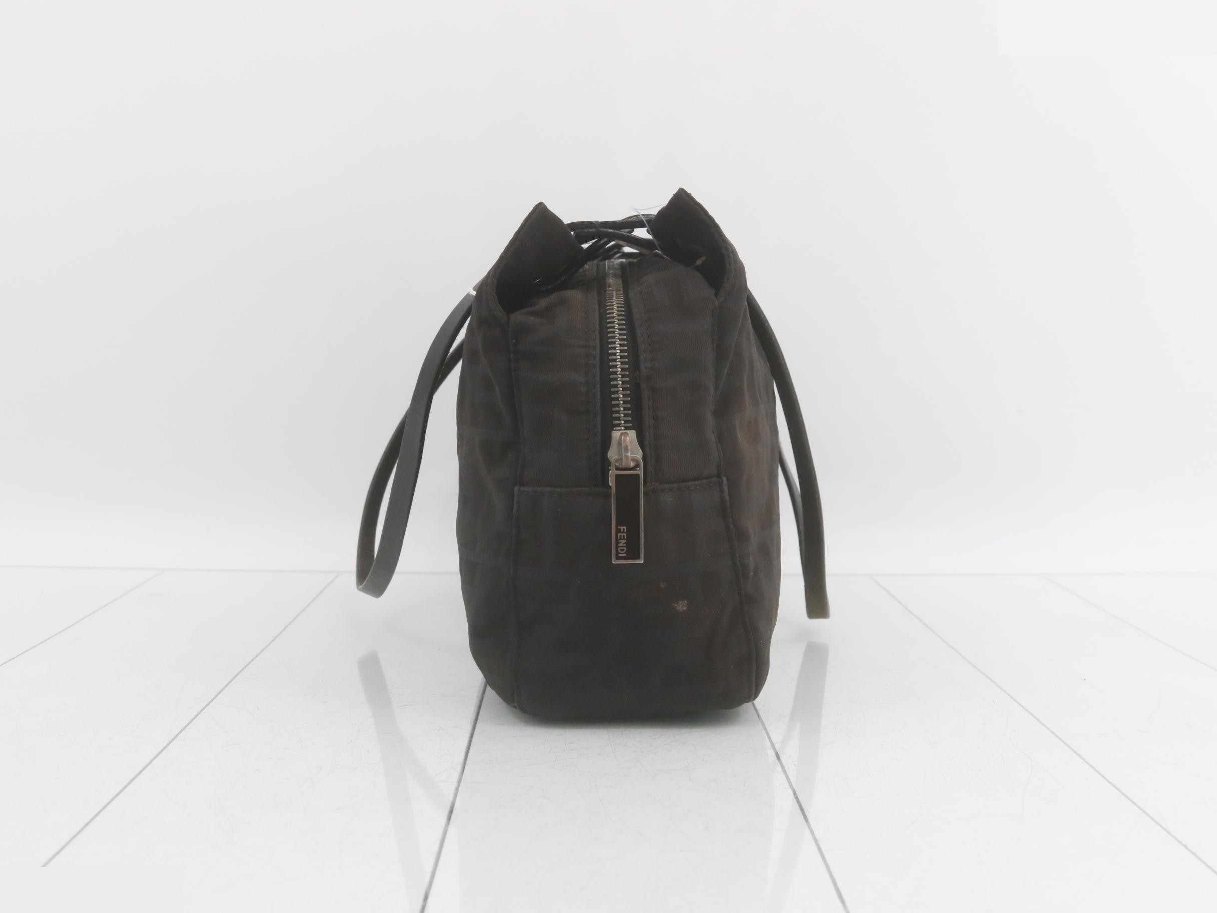handbag — view 4