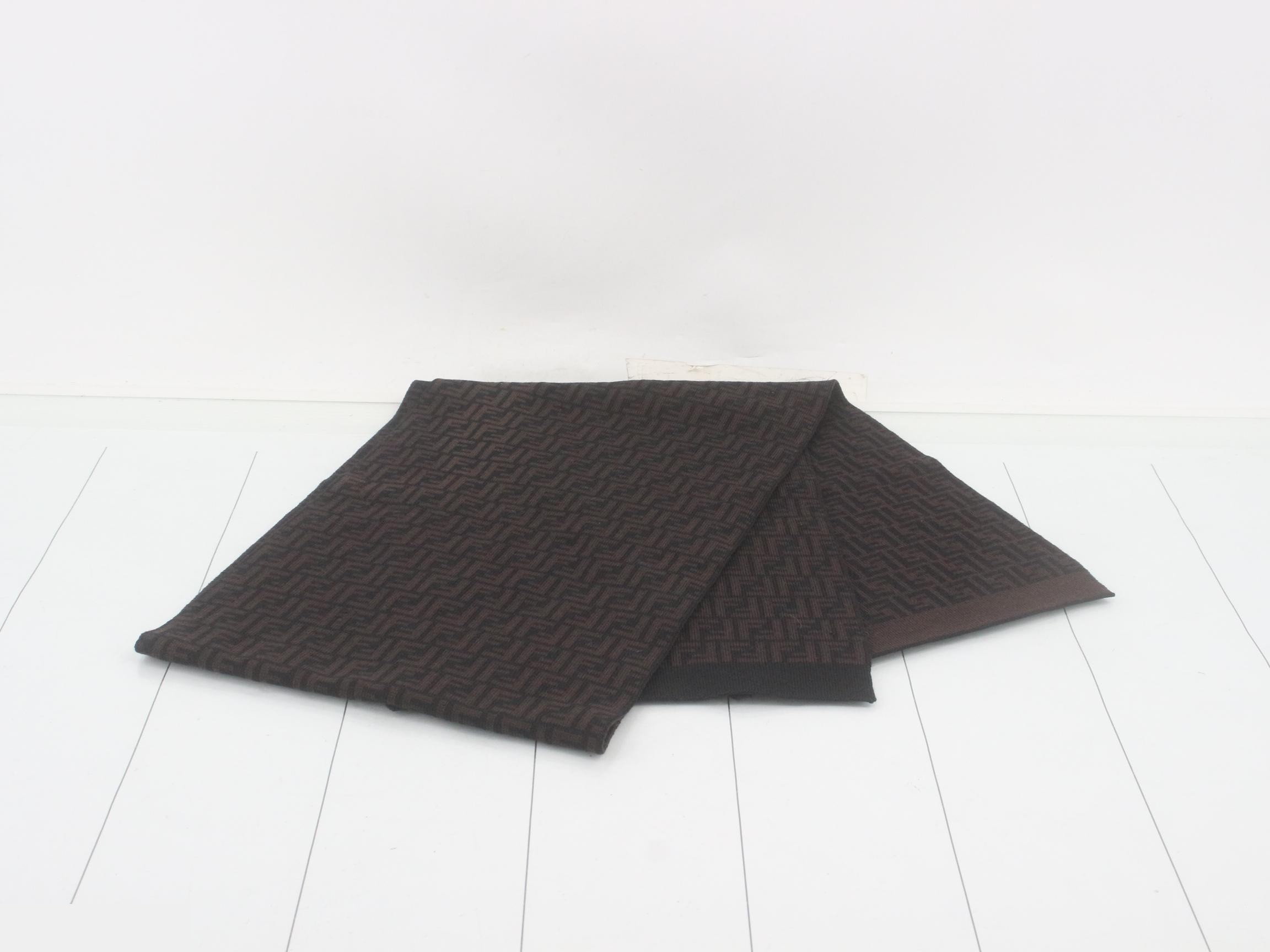 ZUCCA scarf with tag — view 3
